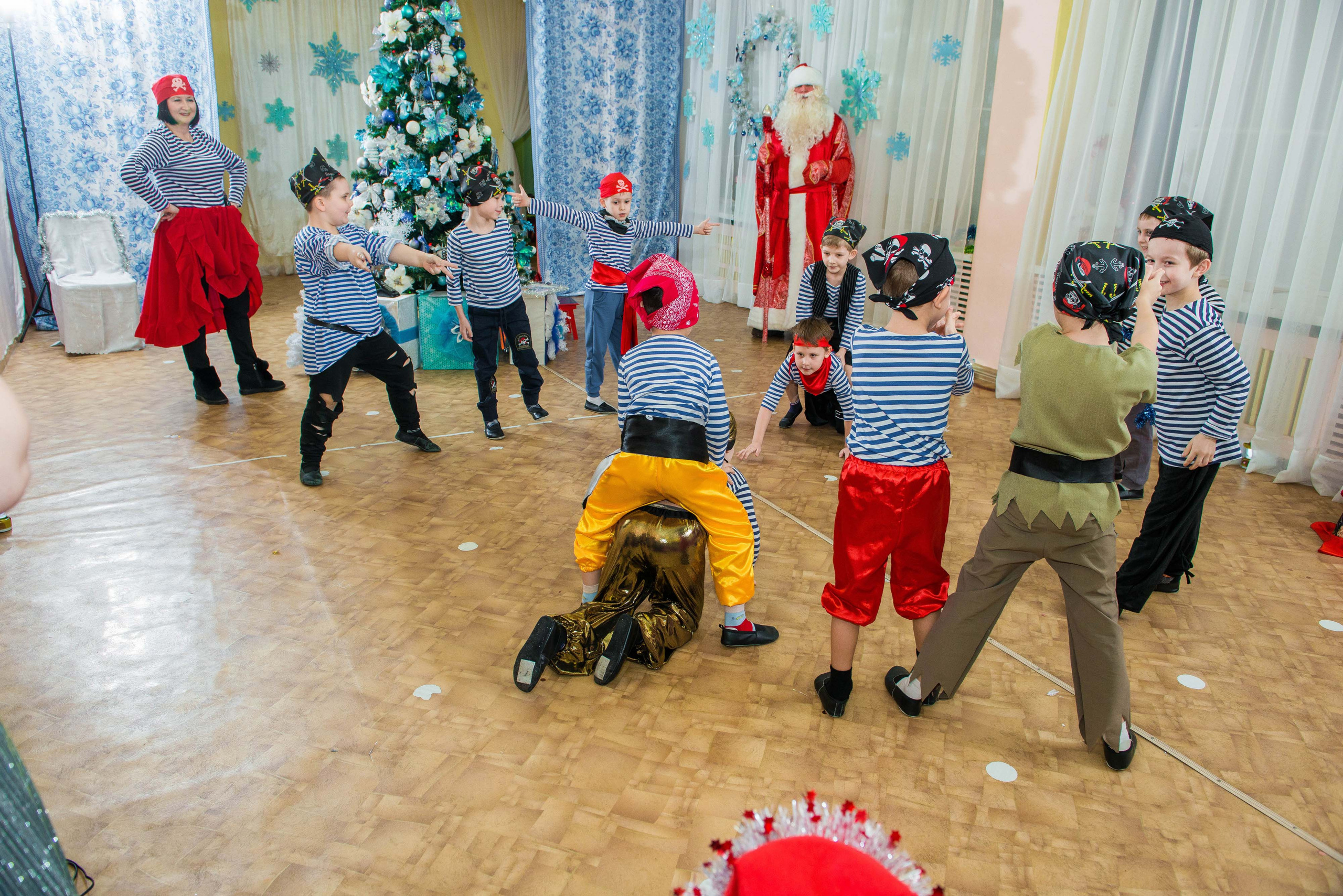 25.12.2019 д. с. № 5, Екатеринбург. Свадебный фотограф на Урале Виктор Соколов