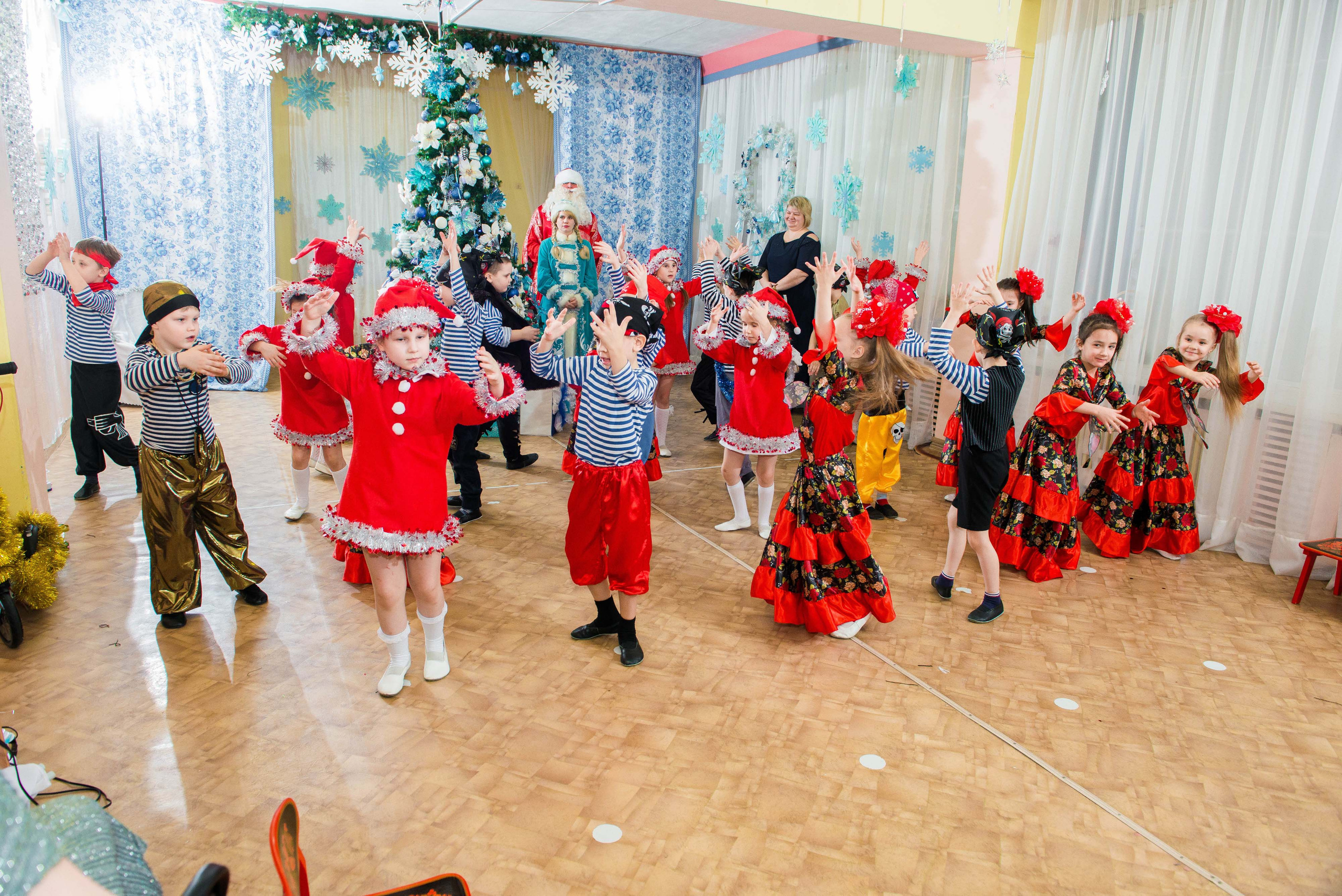 25.12.2019 д. с. № 5, Екатеринбург. Свадебный фотограф на Урале Виктор Соколов