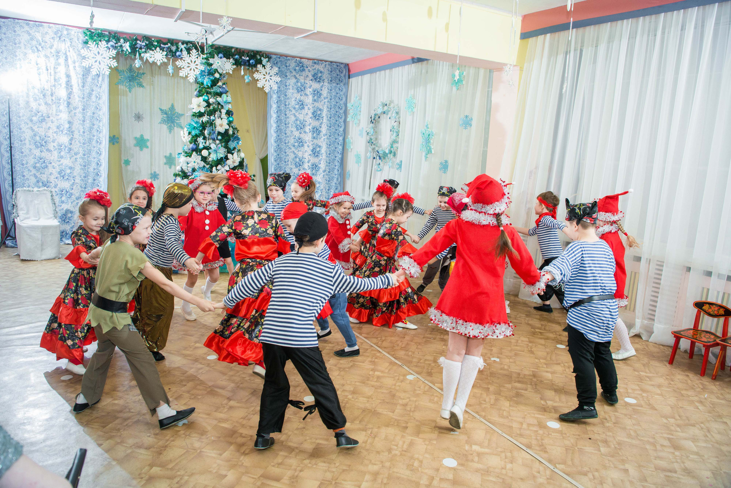 25.12.2019 д. с. № 5, Екатеринбург. Свадебный фотограф на Урале Виктор Соколов