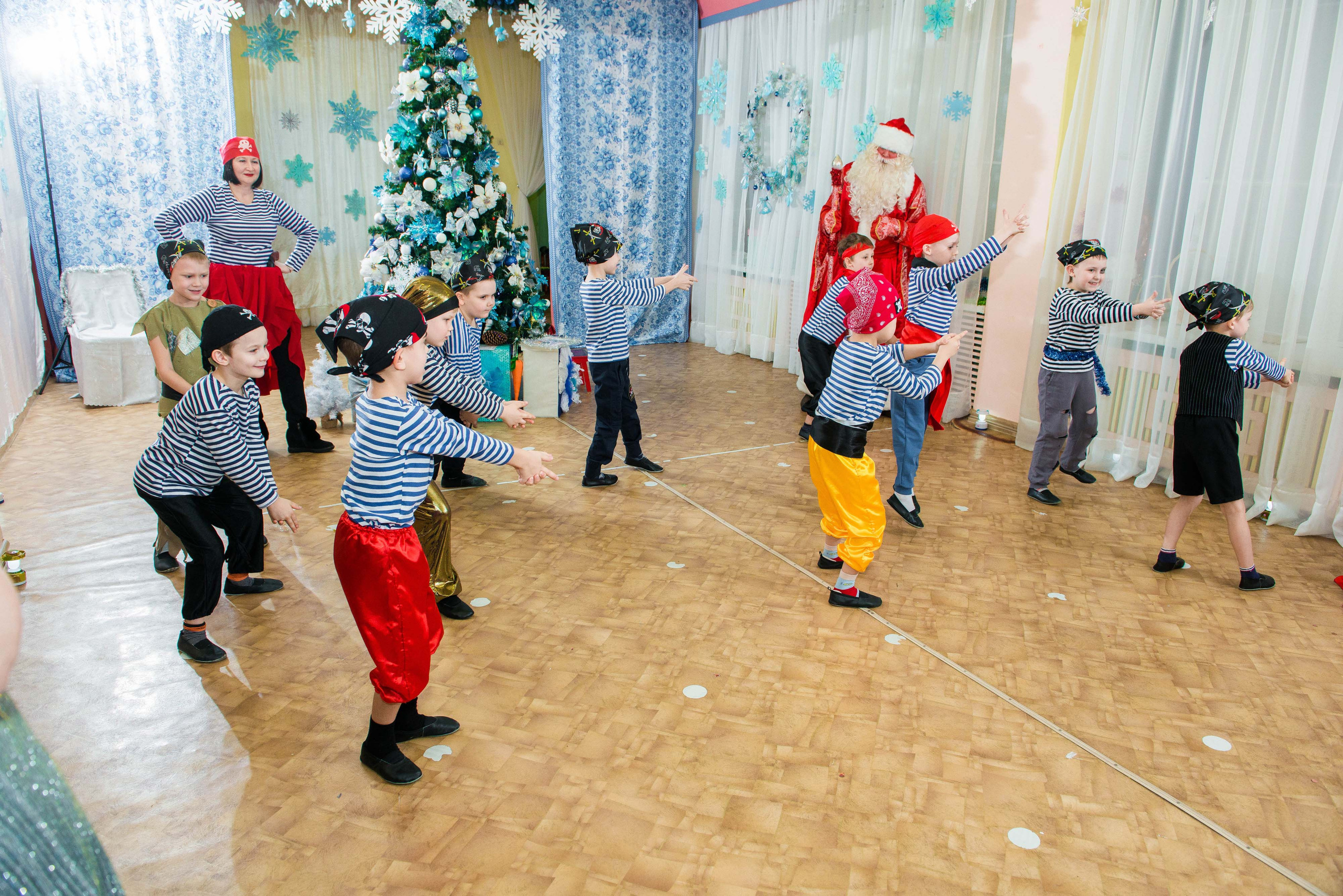 25.12.2019 д. с. № 5, Екатеринбург. Свадебный фотограф на Урале Виктор Соколов