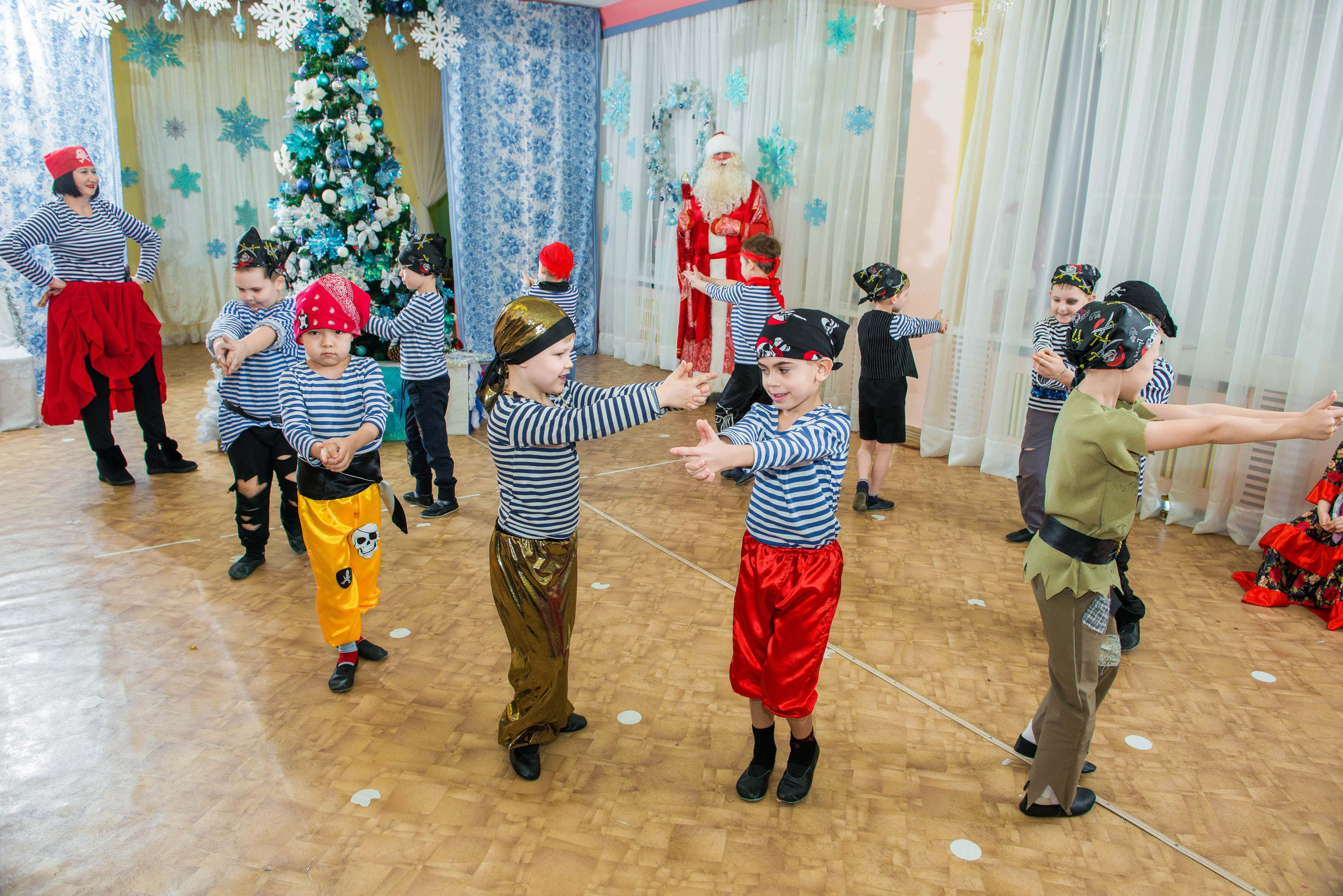 25.12.2019 д. с. № 5, Екатеринбург. Свадебный фотограф на Урале Виктор Соколов