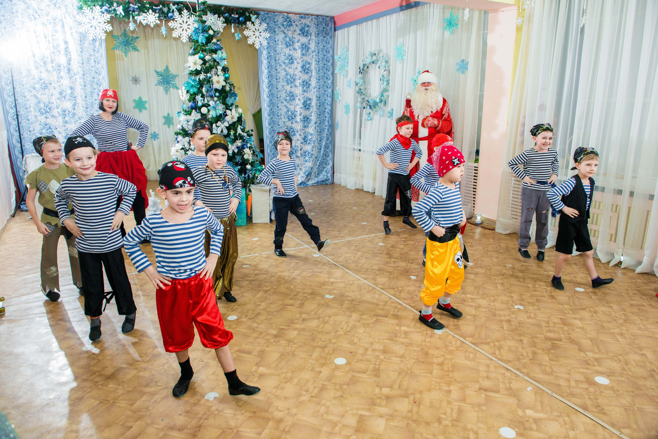 25.12.2019 д. с. № 5, Екатеринбург. Свадебный фотограф на Урале Виктор Соколов