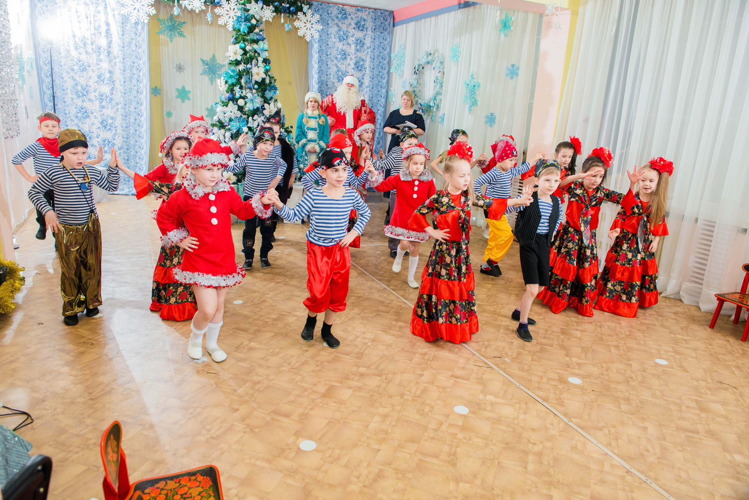 25.12.2019 д. с. № 5, Екатеринбург. Свадебный фотограф на Урале Виктор Соколов