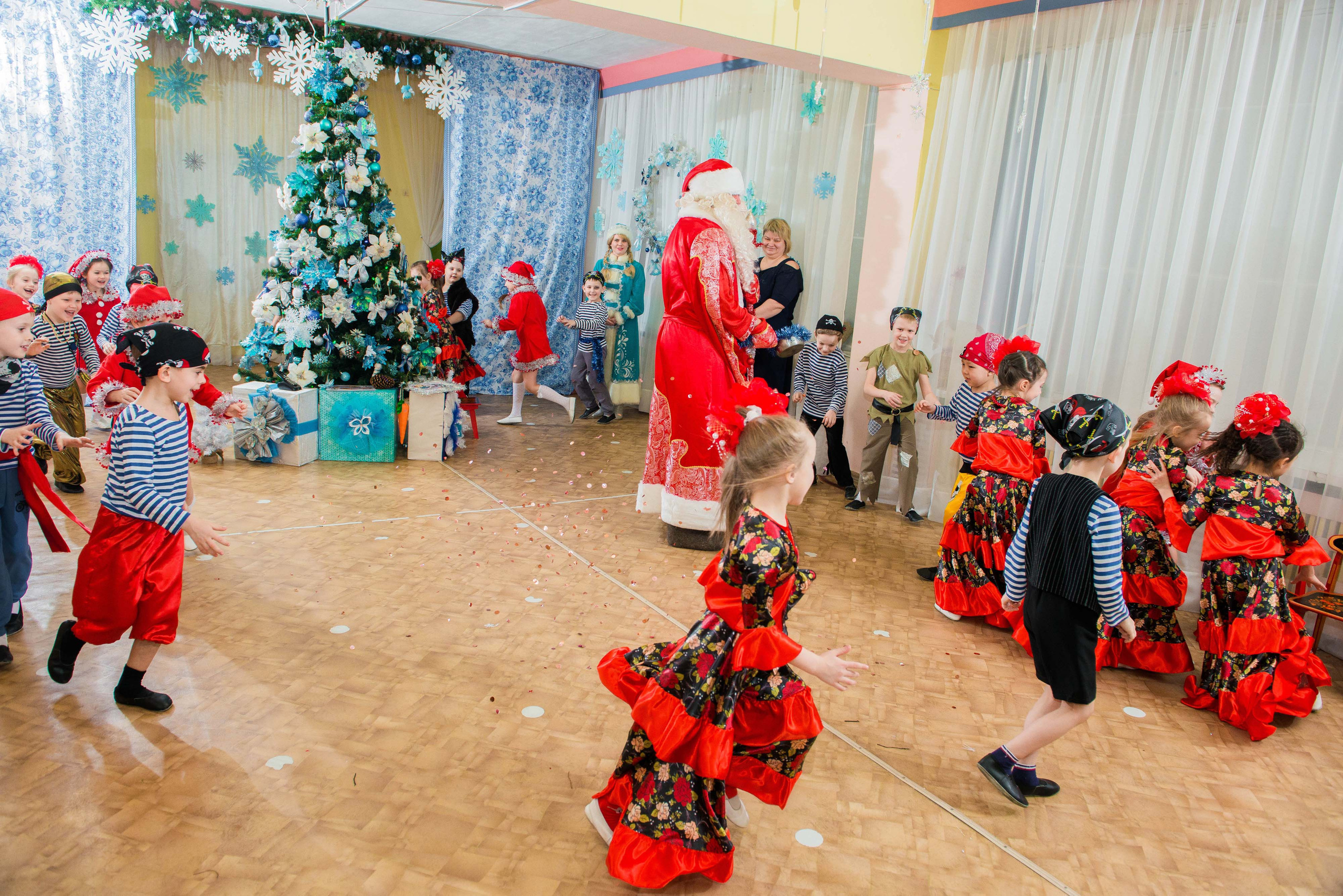 25.12.2019 д. с. № 5, Екатеринбург. Свадебный фотограф на Урале Виктор Соколов