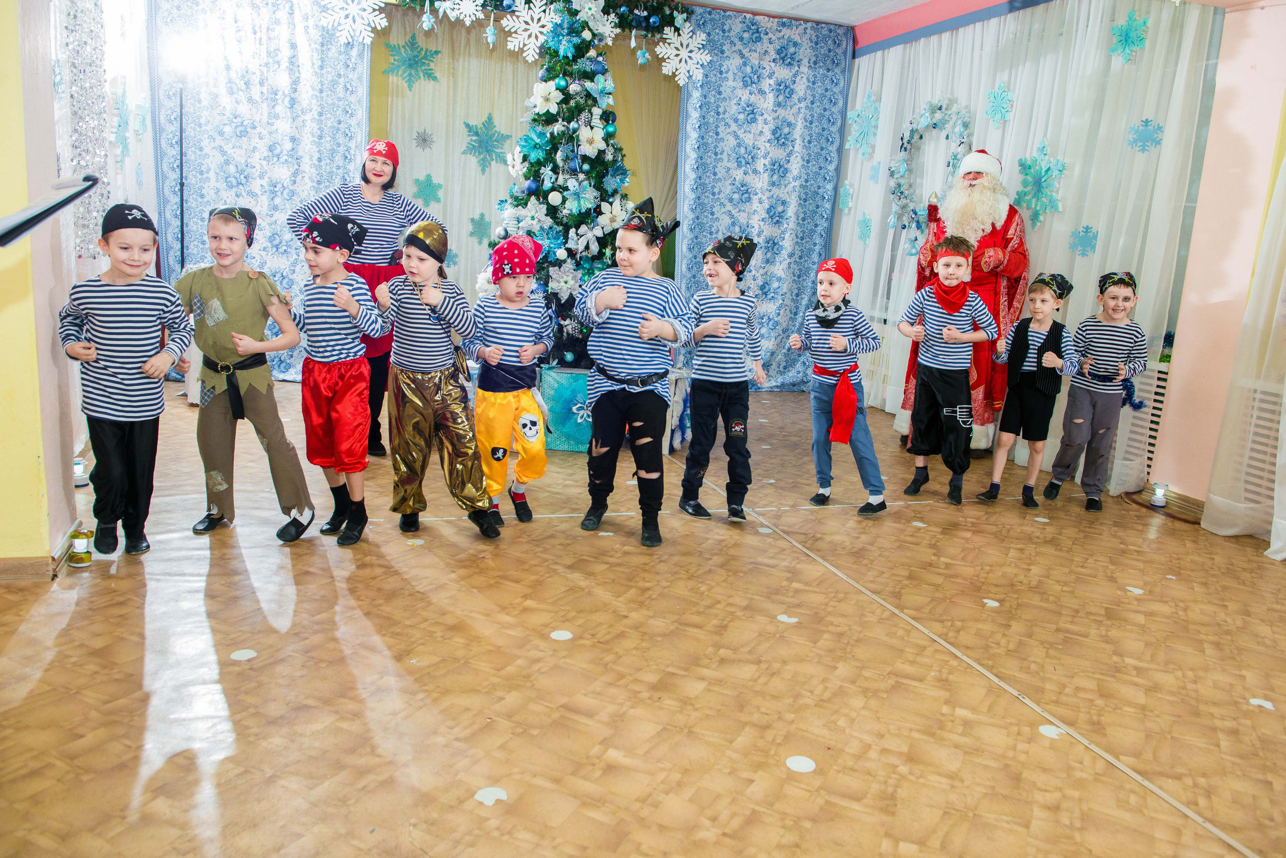 25.12.2019 д. с. № 5, Екатеринбург. Свадебный фотограф на Урале Виктор Соколов