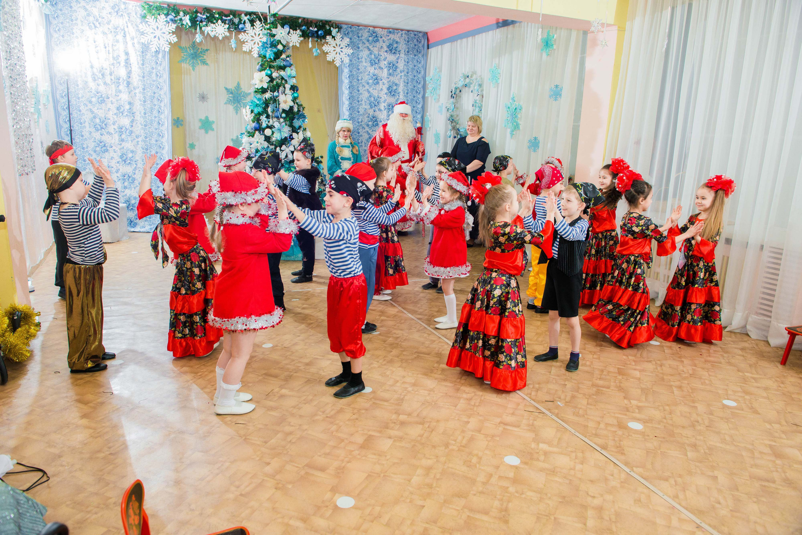 25.12.2019 д. с. № 5, Екатеринбург. Свадебный фотограф на Урале Виктор Соколов