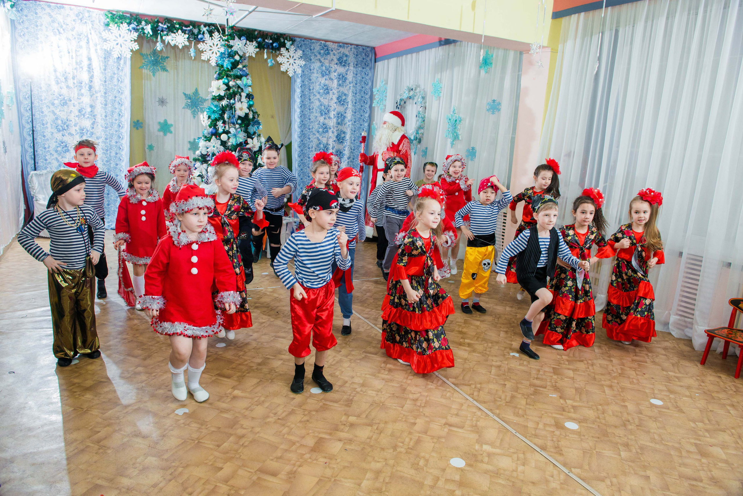 25.12.2019 д. с. № 5, Екатеринбург. Свадебный фотограф на Урале Виктор Соколов