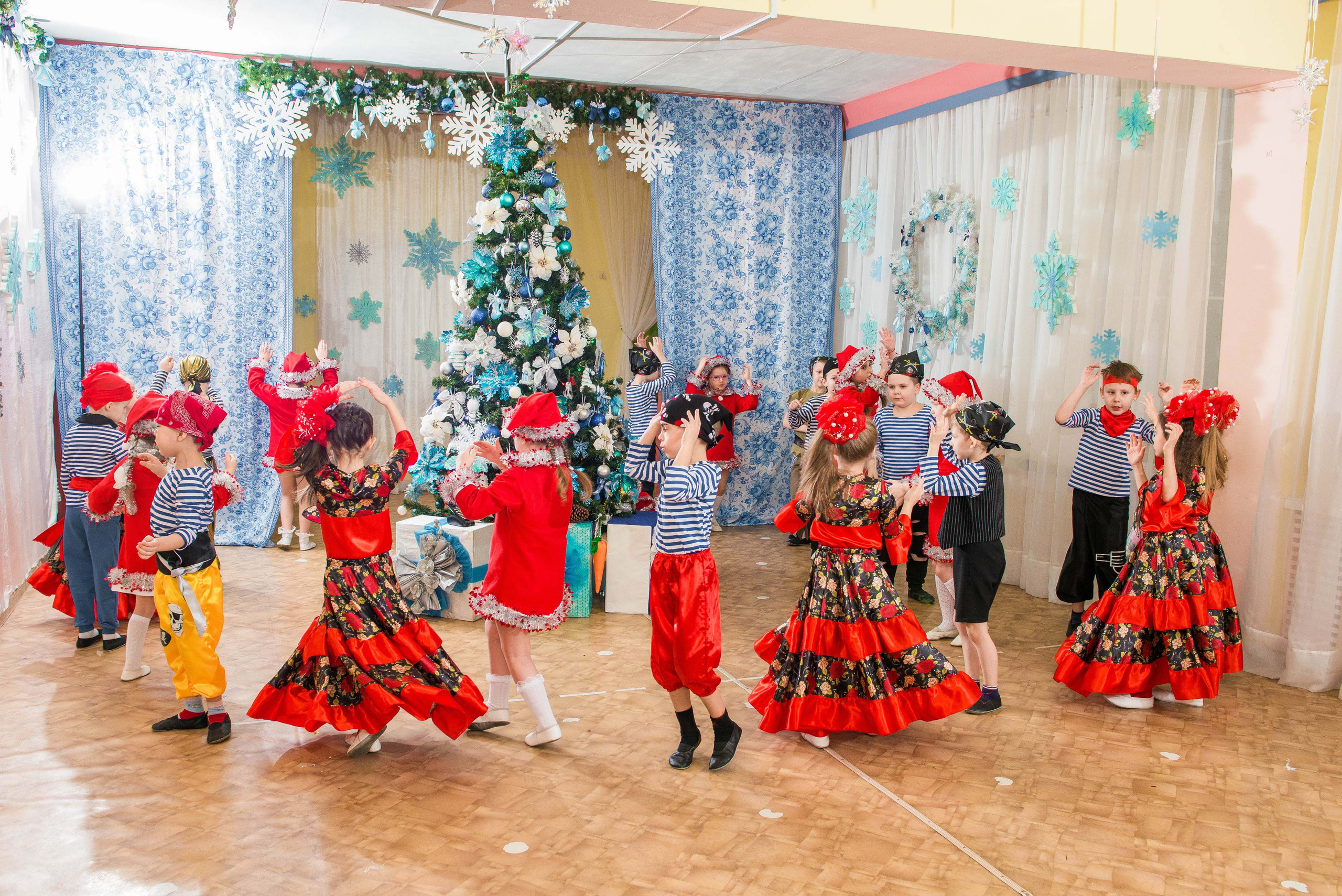 25.12.2019 д. с. № 5, Екатеринбург. Свадебный фотограф на Урале Виктор Соколов