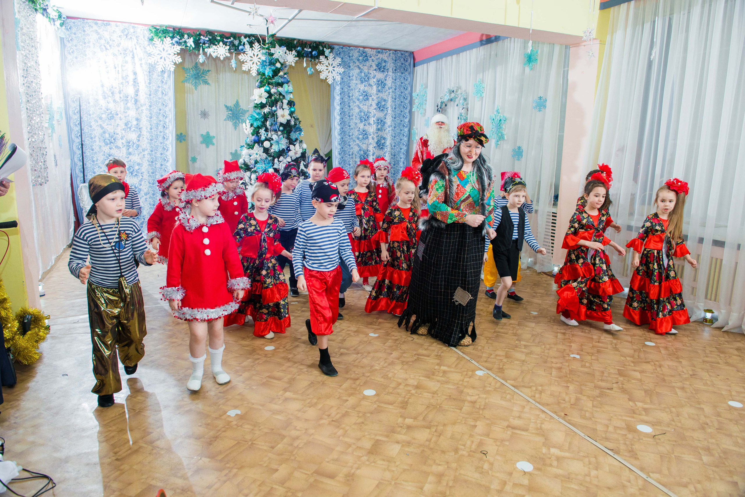 25.12.2019 д. с. № 5, Екатеринбург. Свадебный фотограф на Урале Виктор Соколов