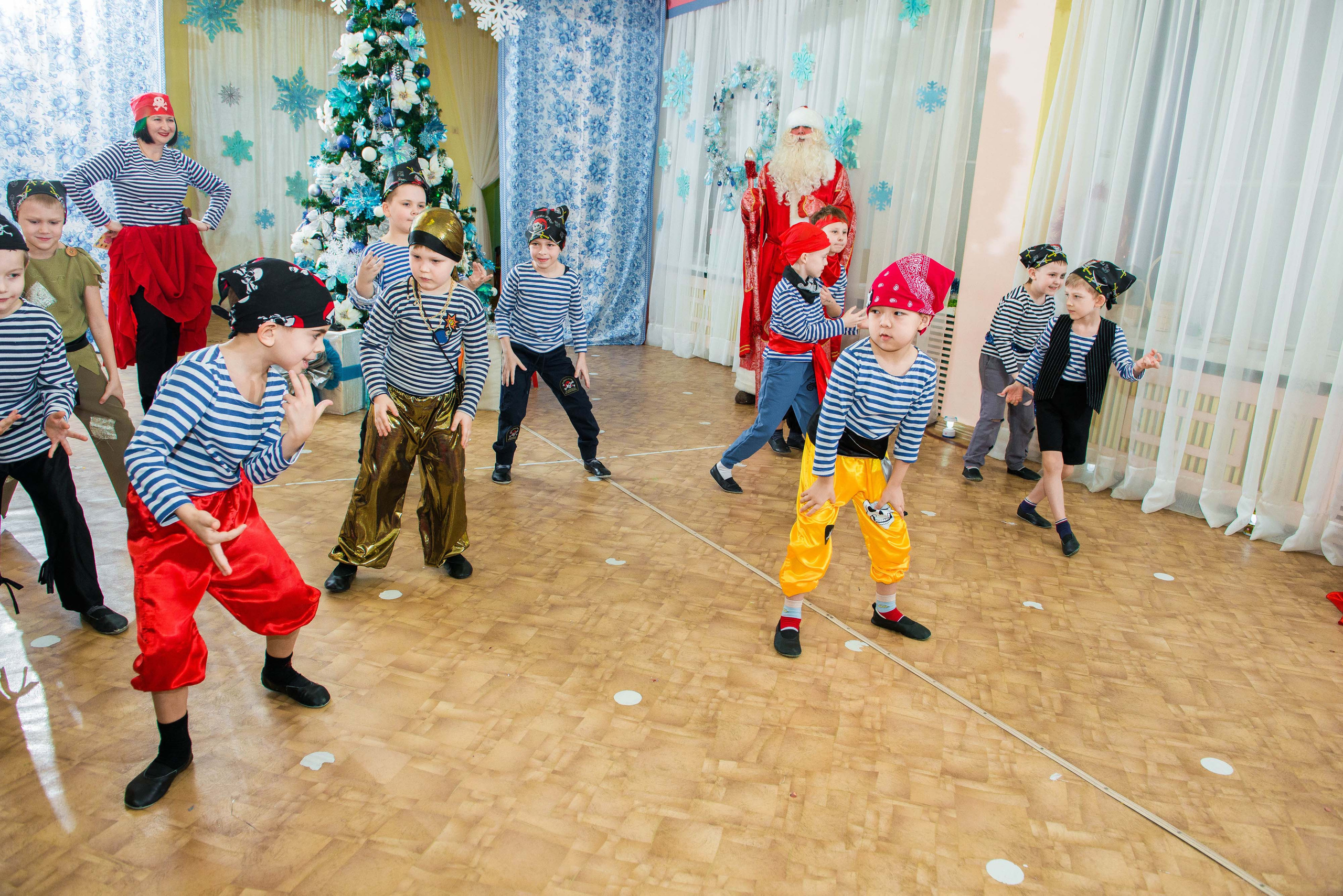 25.12.2019 д. с. № 5, Екатеринбург. Свадебный фотограф на Урале Виктор Соколов