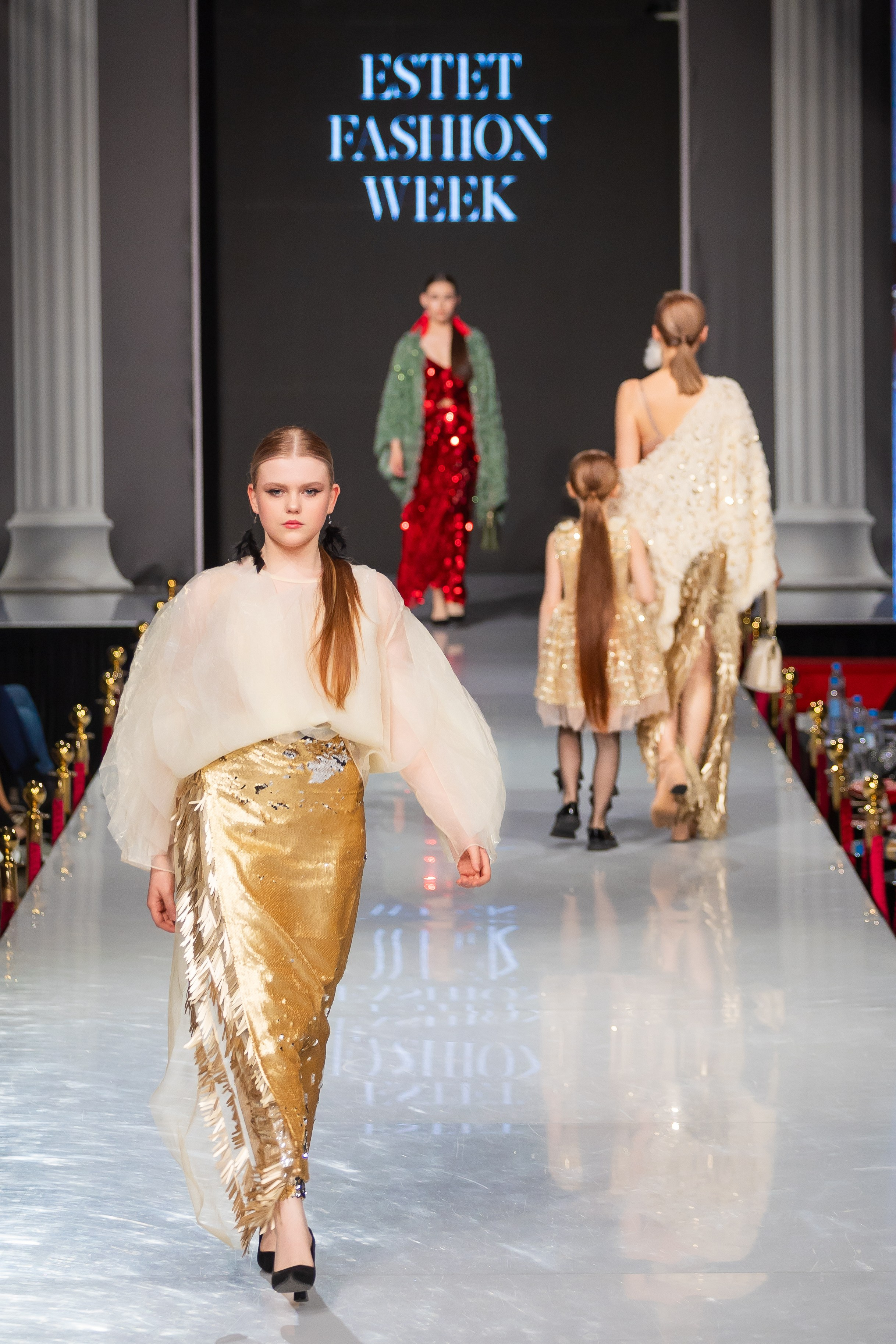 Estet Fashion Week. Photomantis