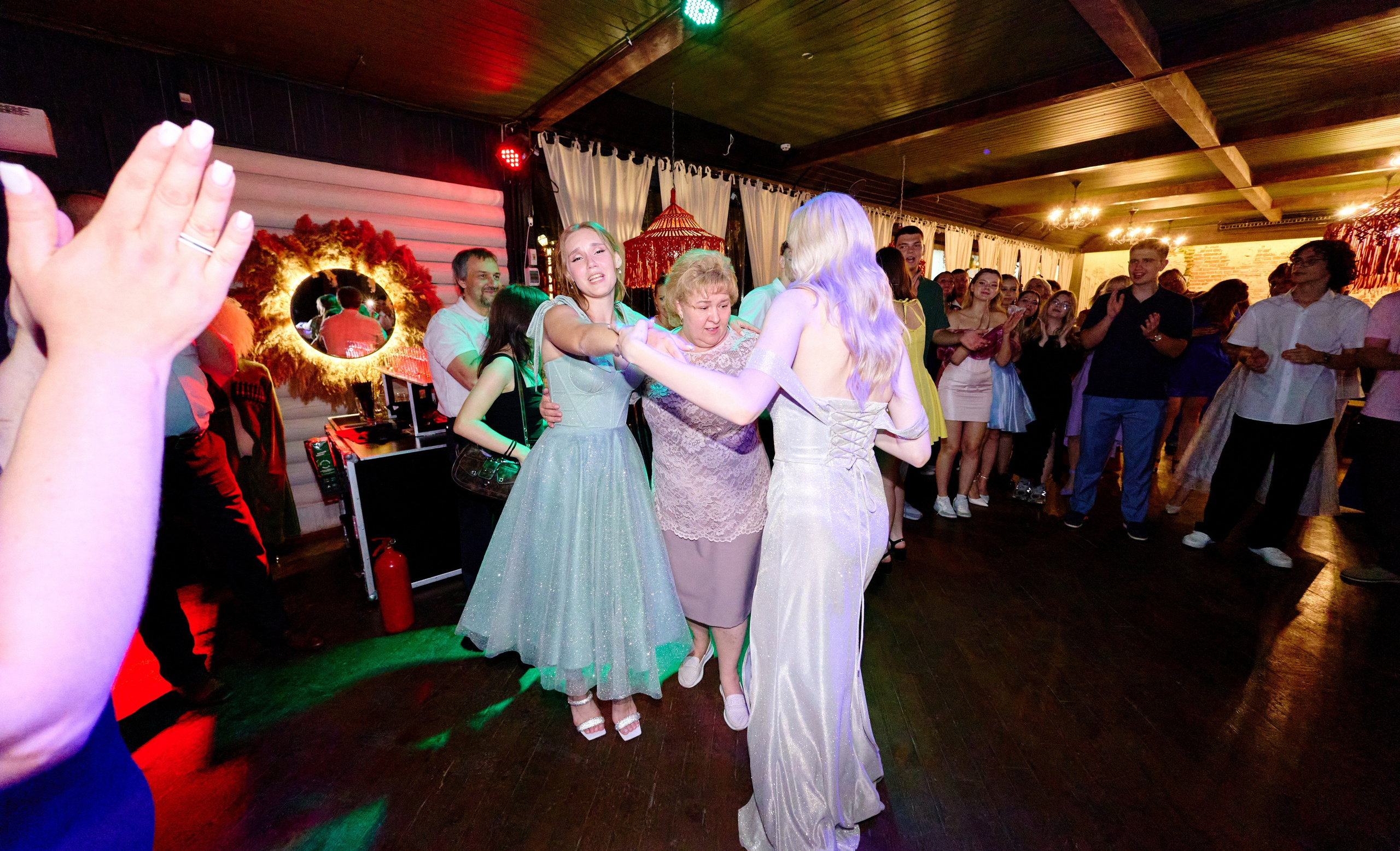 Выпускной 35 Сош. Фотограф Выпускные альбомы Таганрог Сергей Коробченко