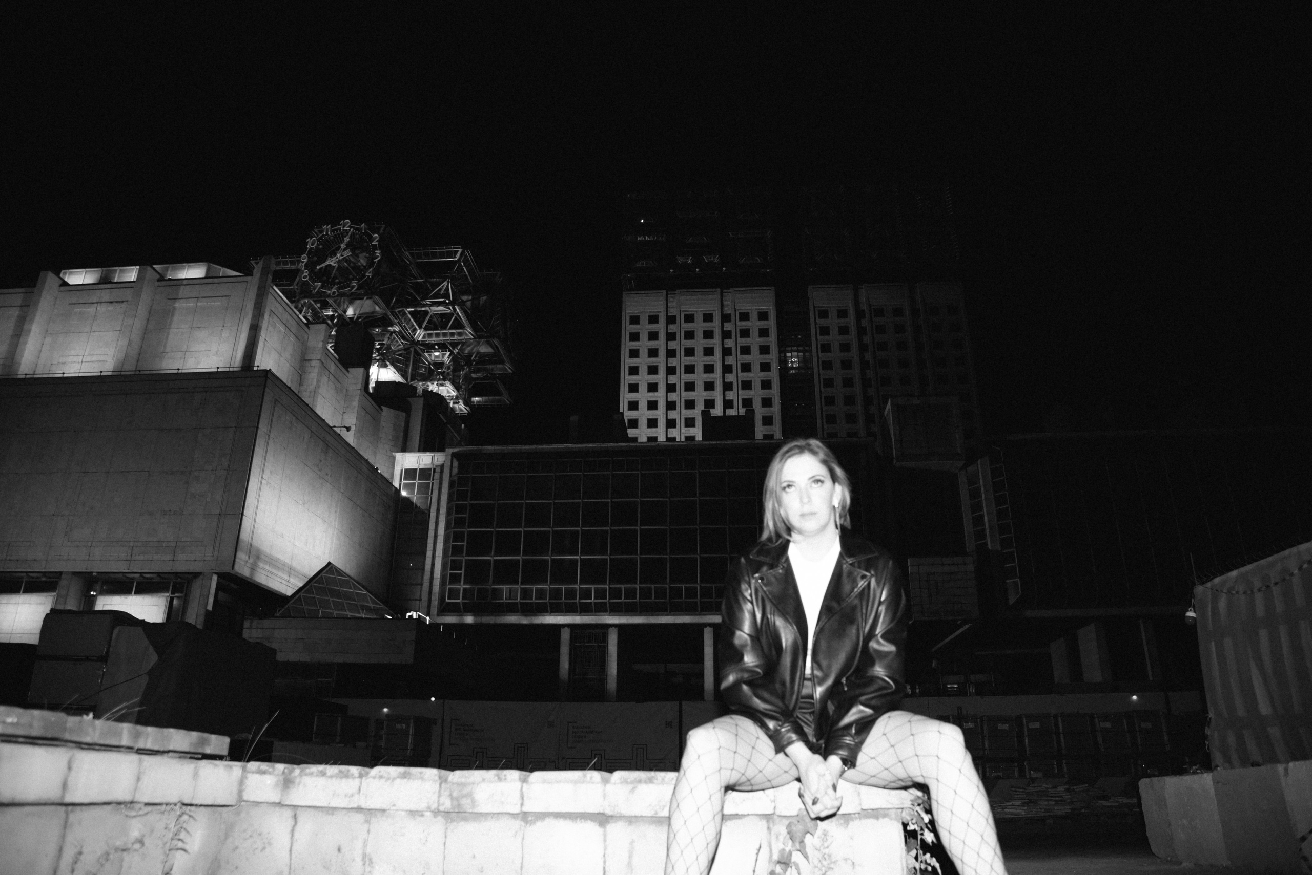 Крыша напротив Москва-Сити. Фотограф Лола Волна, город Москва