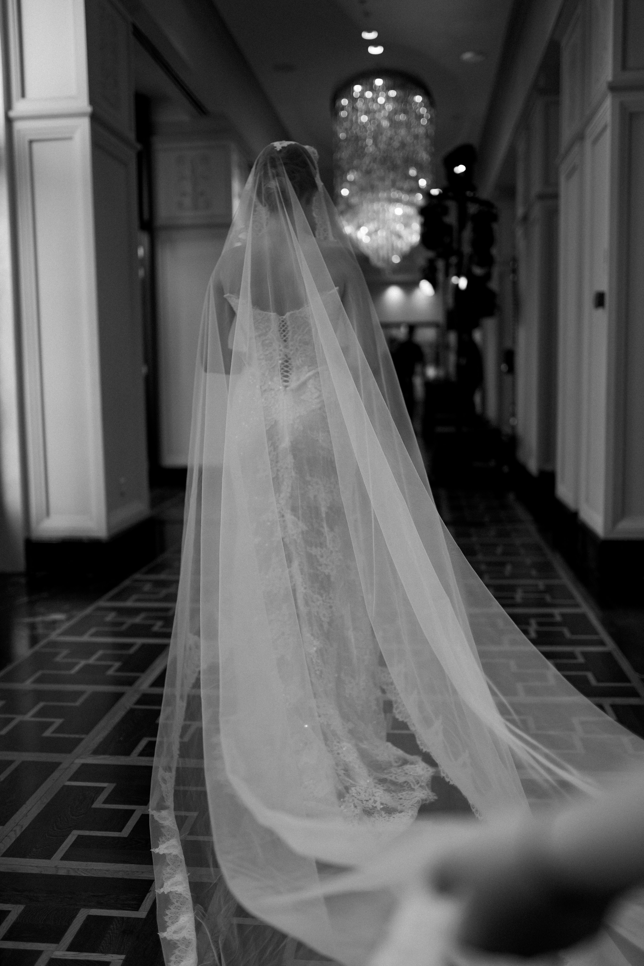 Свадебная прогулка. Фотограф Виолетта Матевосян