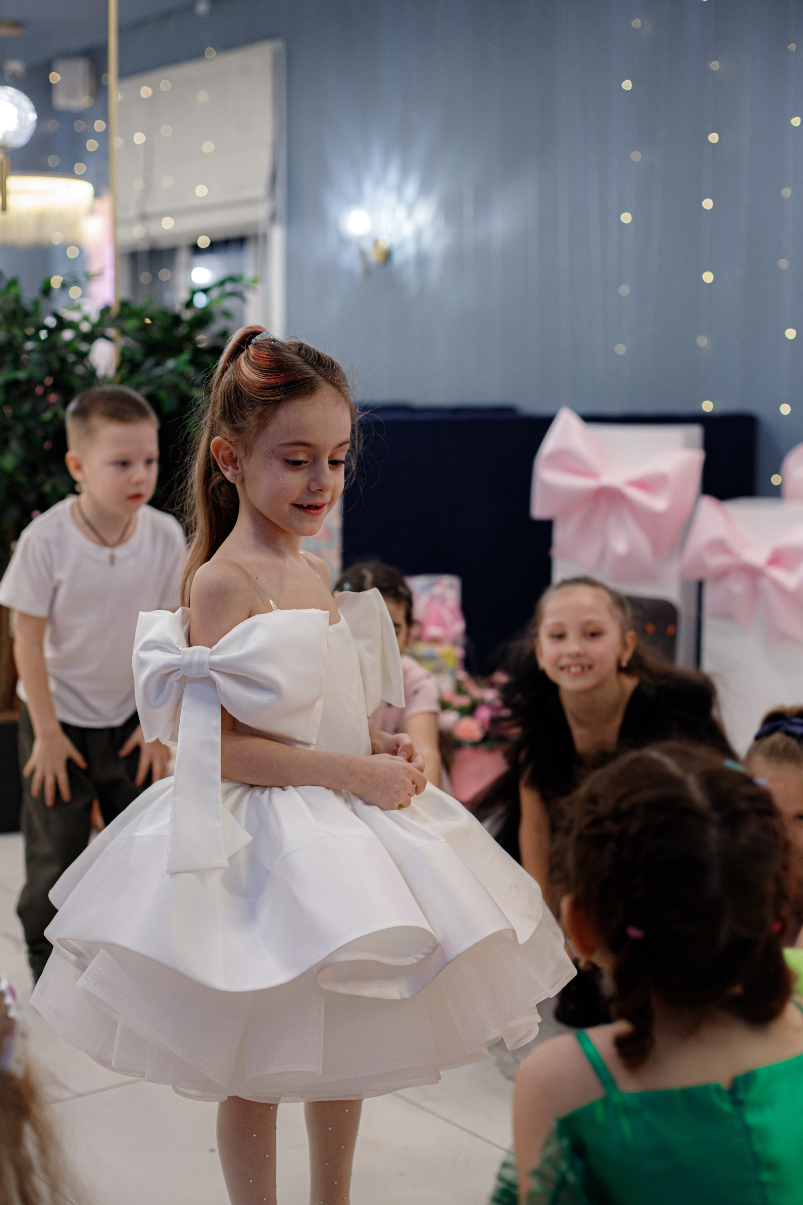 ASIA'S BIRTHDAY PARTY. Photokarish