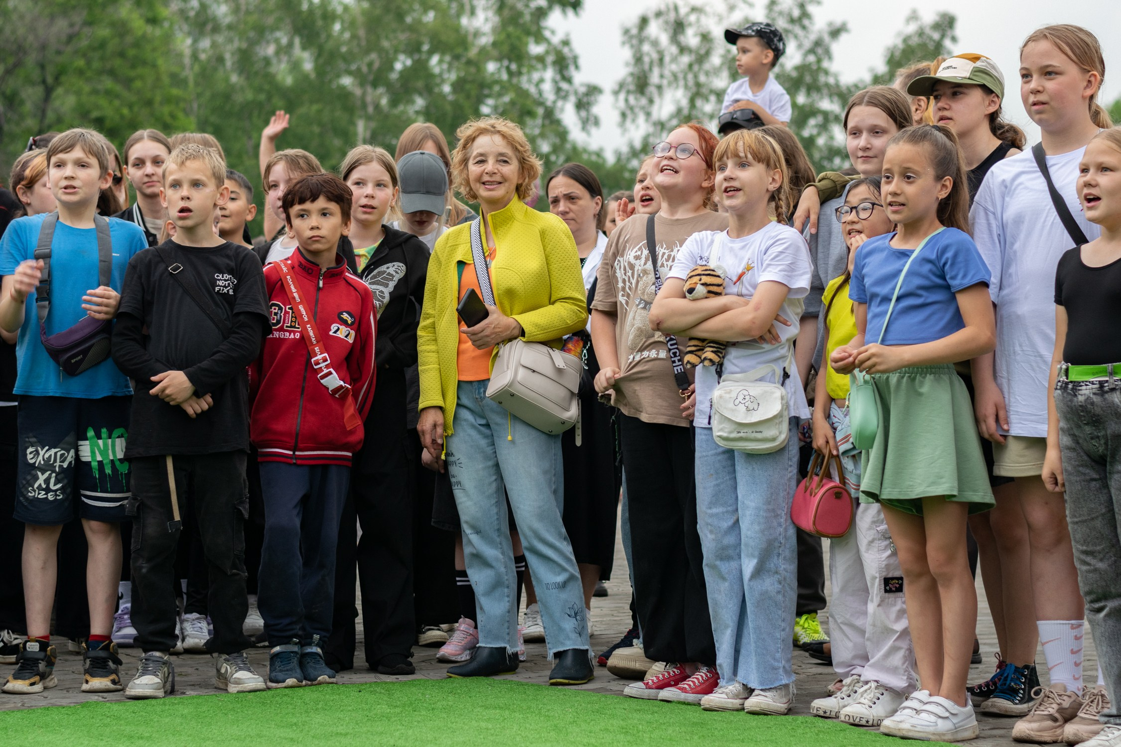 Антон Курдюмов фотограф в Хабаровске Рина Курдюмова фото27 foto27 Антон Дорофеев репортажный репортаж документалист Тони и Рина фотосоздатели День молодежи по-русски Хабаровск кинотеатр