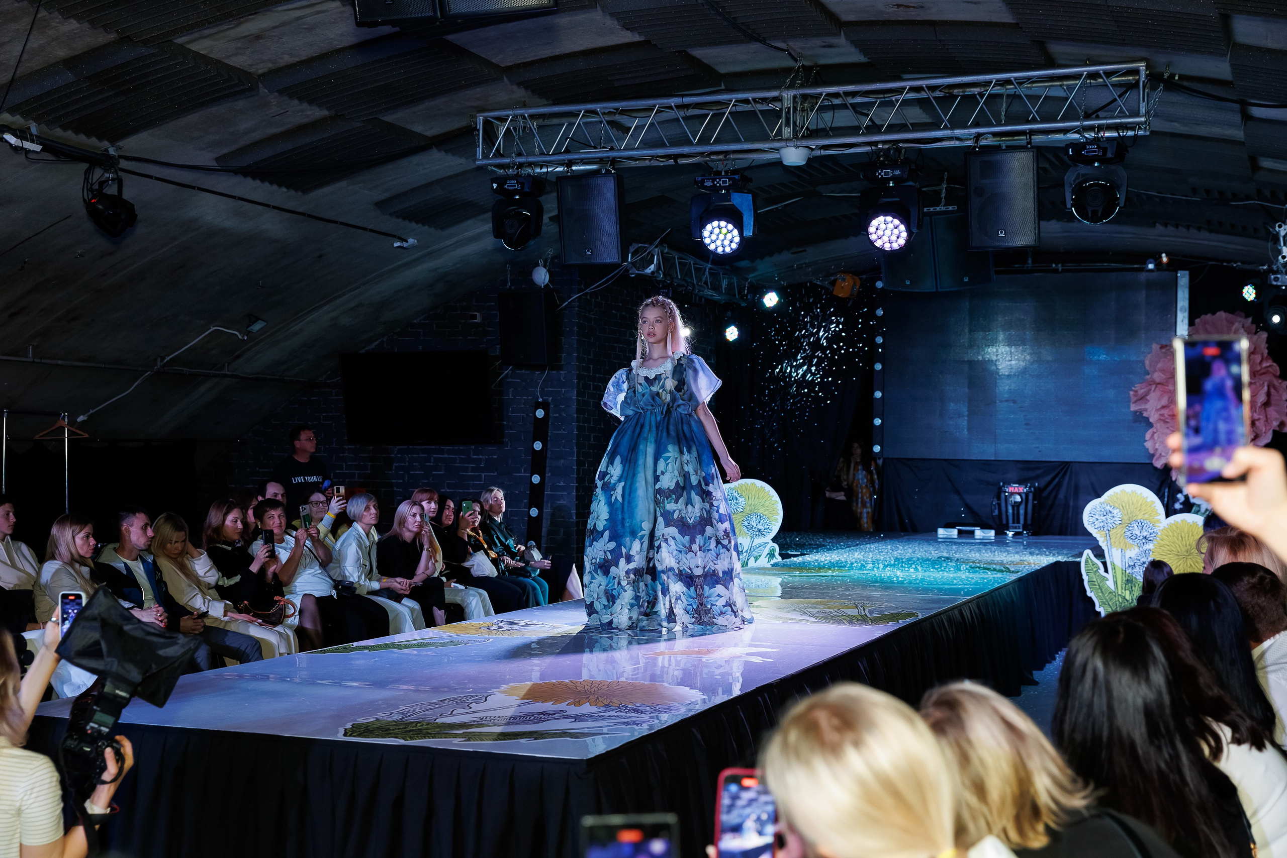 Показ Надежды Шибиной от журнала «Жираf». Фотограф Новосибирск — Наталья Гресь