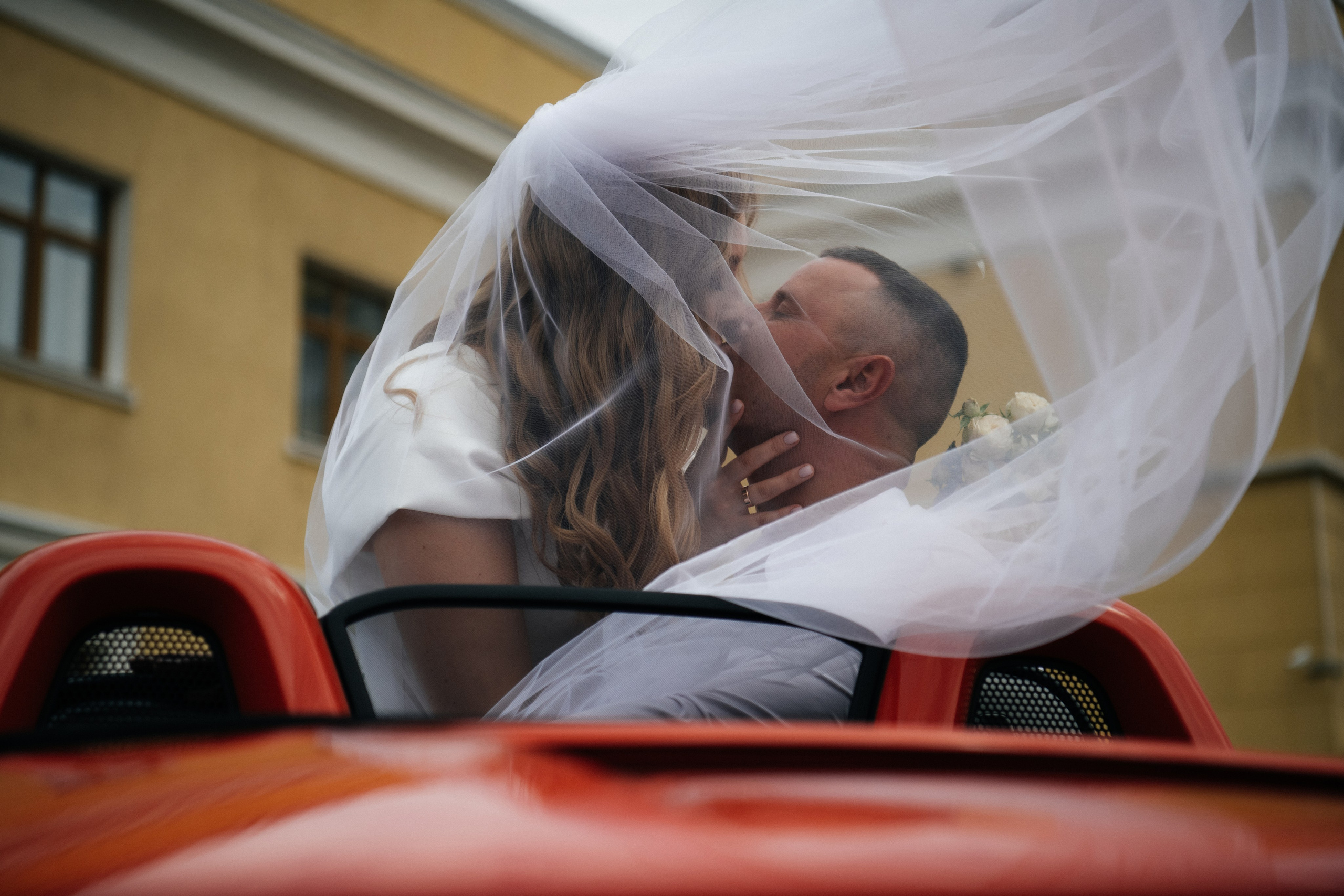 alt="Свадебная фотосессия в Барнауле. Свадебный фотограф Анна Глухова"