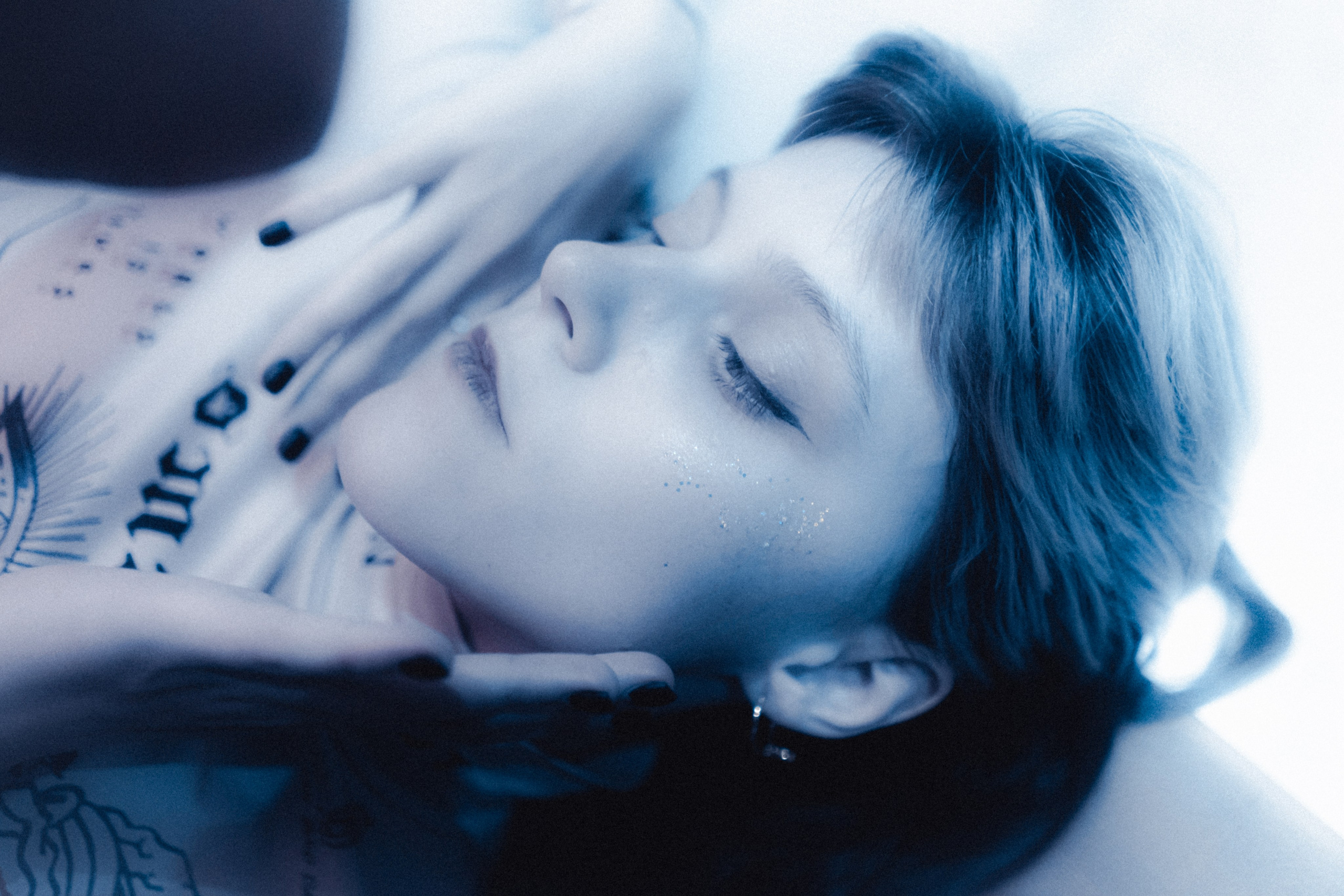 Юля | Blue glow. DENY DEW Фотограф Санкт-Петербург