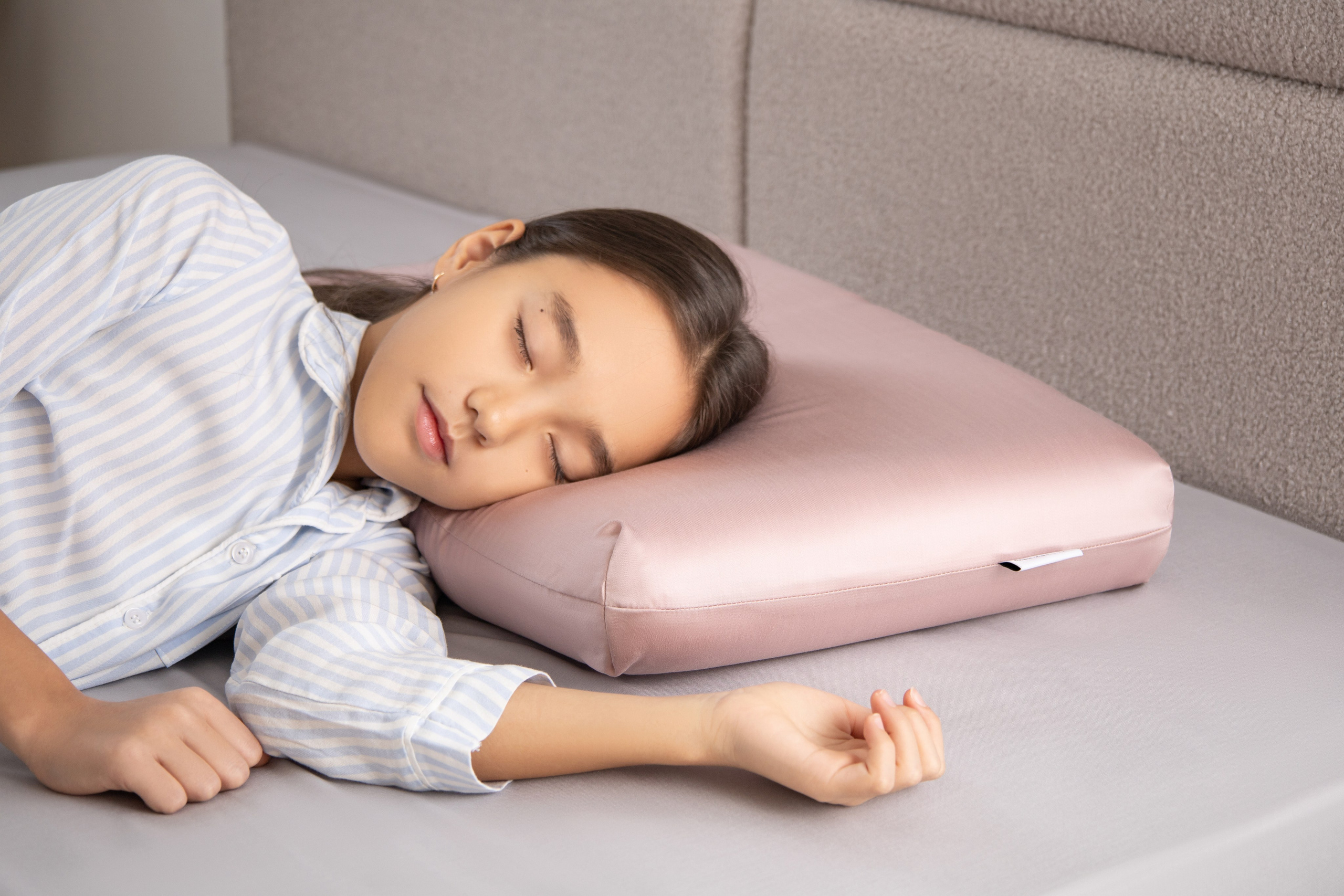 Предметная фотосъемка в интерьере Астана. Рекламный фуд фотограф и видеограф в Астане Алина Лысенко