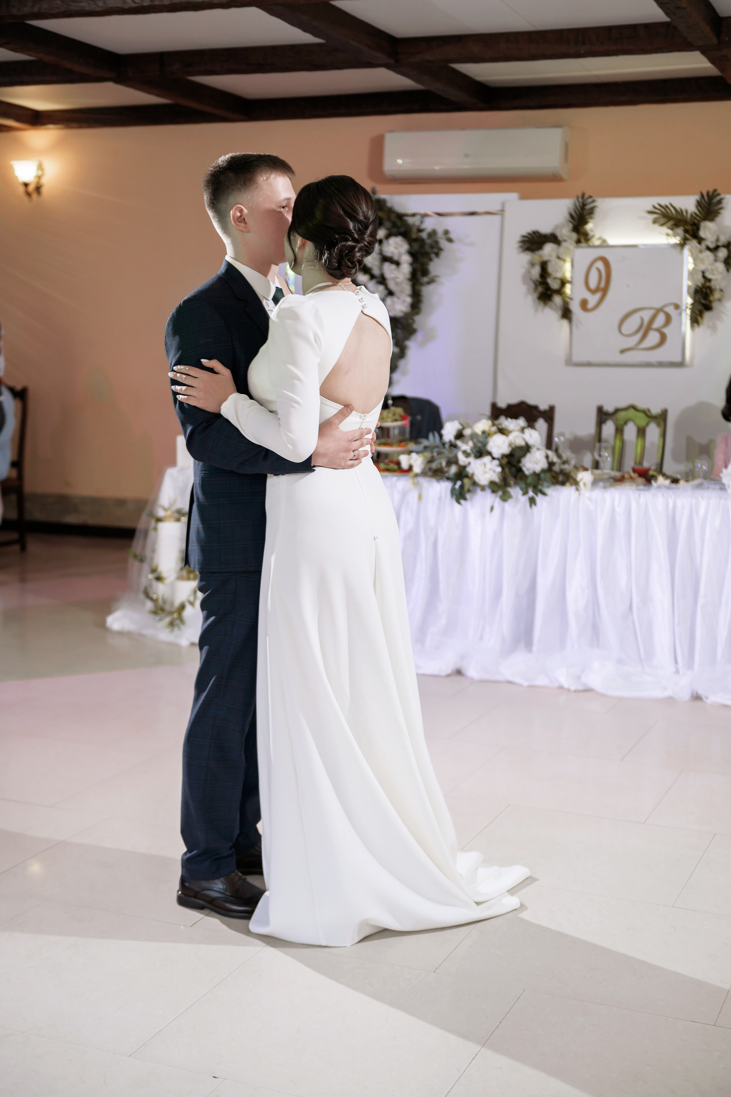 Эдуард и Виктория. Свадебный фотограф Белгород Валуйки Старый Оскол Воронеж