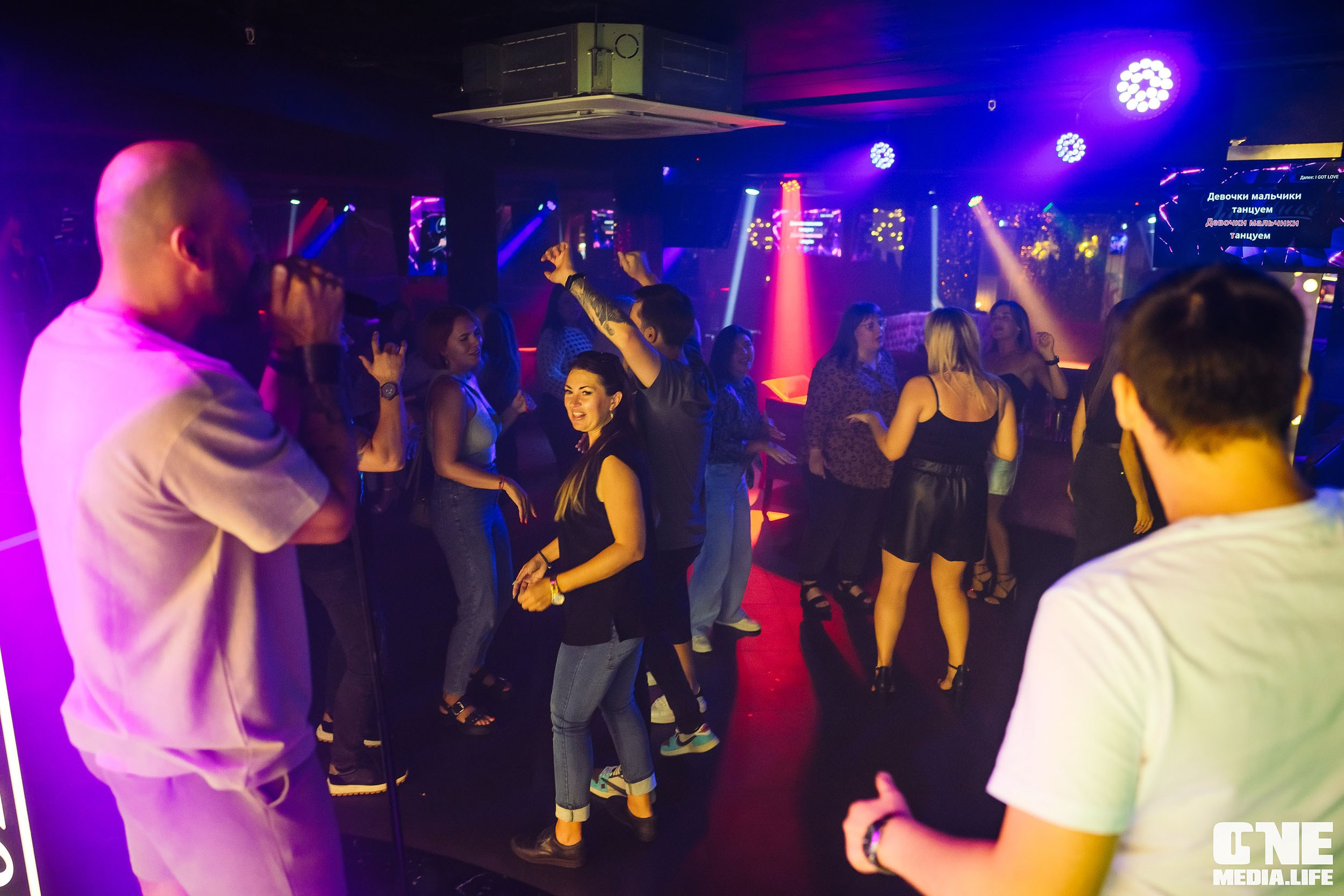 Фоторепортаж из караоке-клуба Эйфория. One Media Life: фоторепортажи, фотоотчеты с мероприятий и заведений