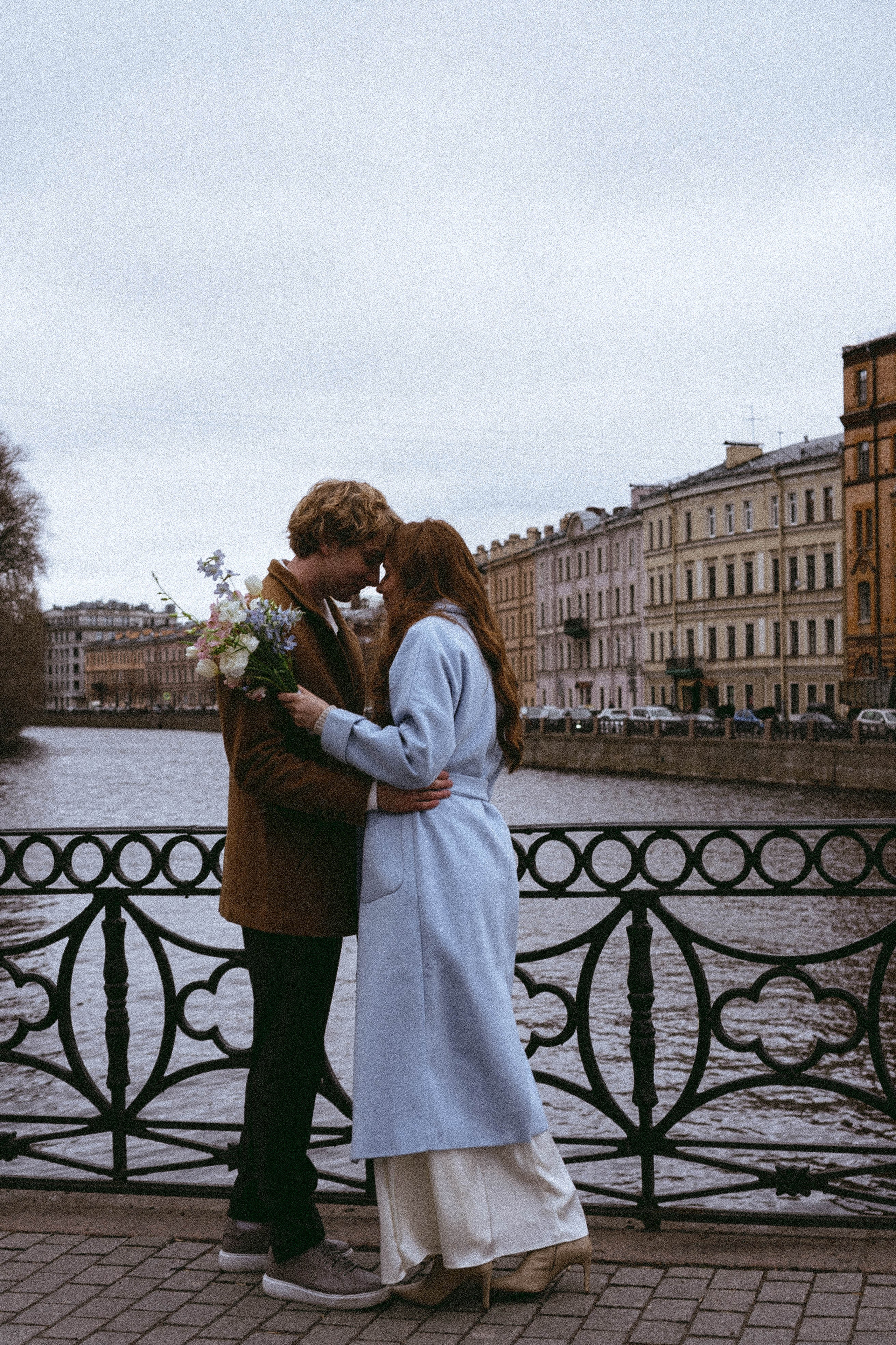 СВАДЕБНАЯ ПРОГУЛКА ПО ПЕТРОГРАДКЕ ВЕСНОЙ (ФОТОСЕССИИЯ ПАРЫ СВАДЕБНАЯ). Профессиональный фотограф, Санкт-Петербург — Виктория Богомолова