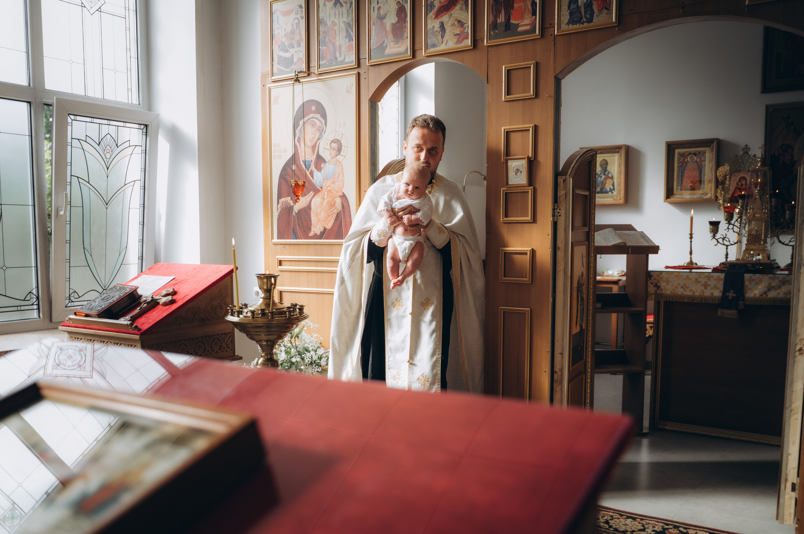 Крещение Ромы (Приход храма святой Равноапостольной княгини Ольги). Семейный фотограф в Минске Дарья Дреко