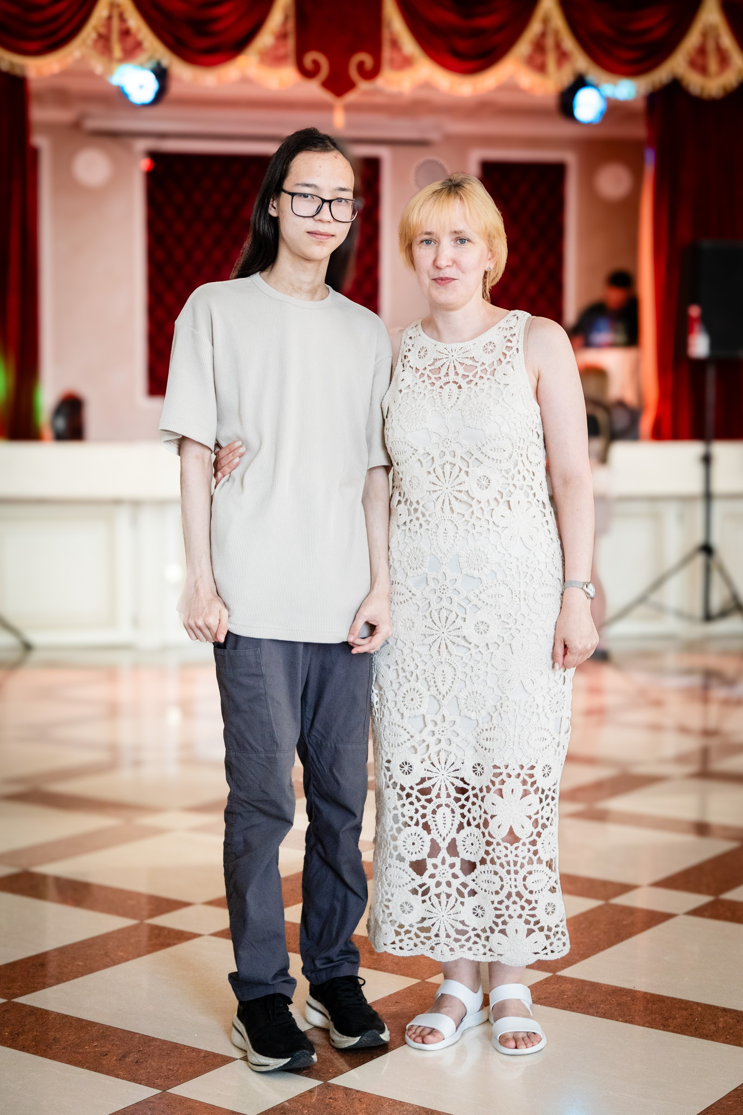 Школьный выпускной. Детский фотограф видеограф в Хабаровске Михаил Орлов