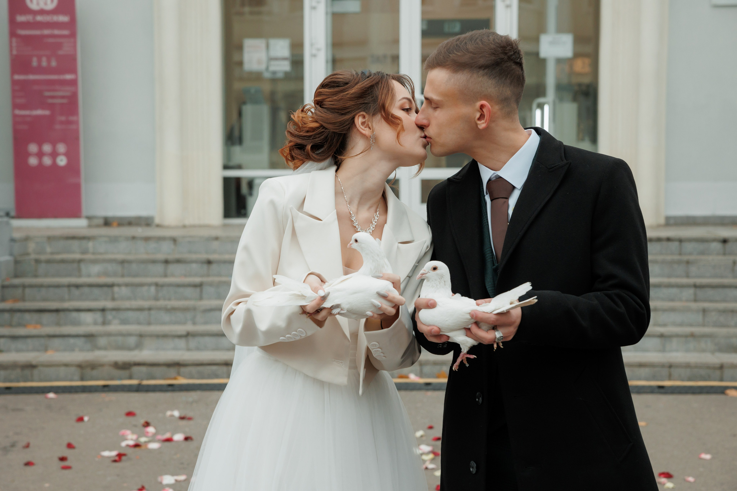 Константин и Дарья, ЗАГС ВДНХ, отель Soluxe, ресторан «Антик». Свадебный и репортажный фотограф (Москва, Королев и другие)