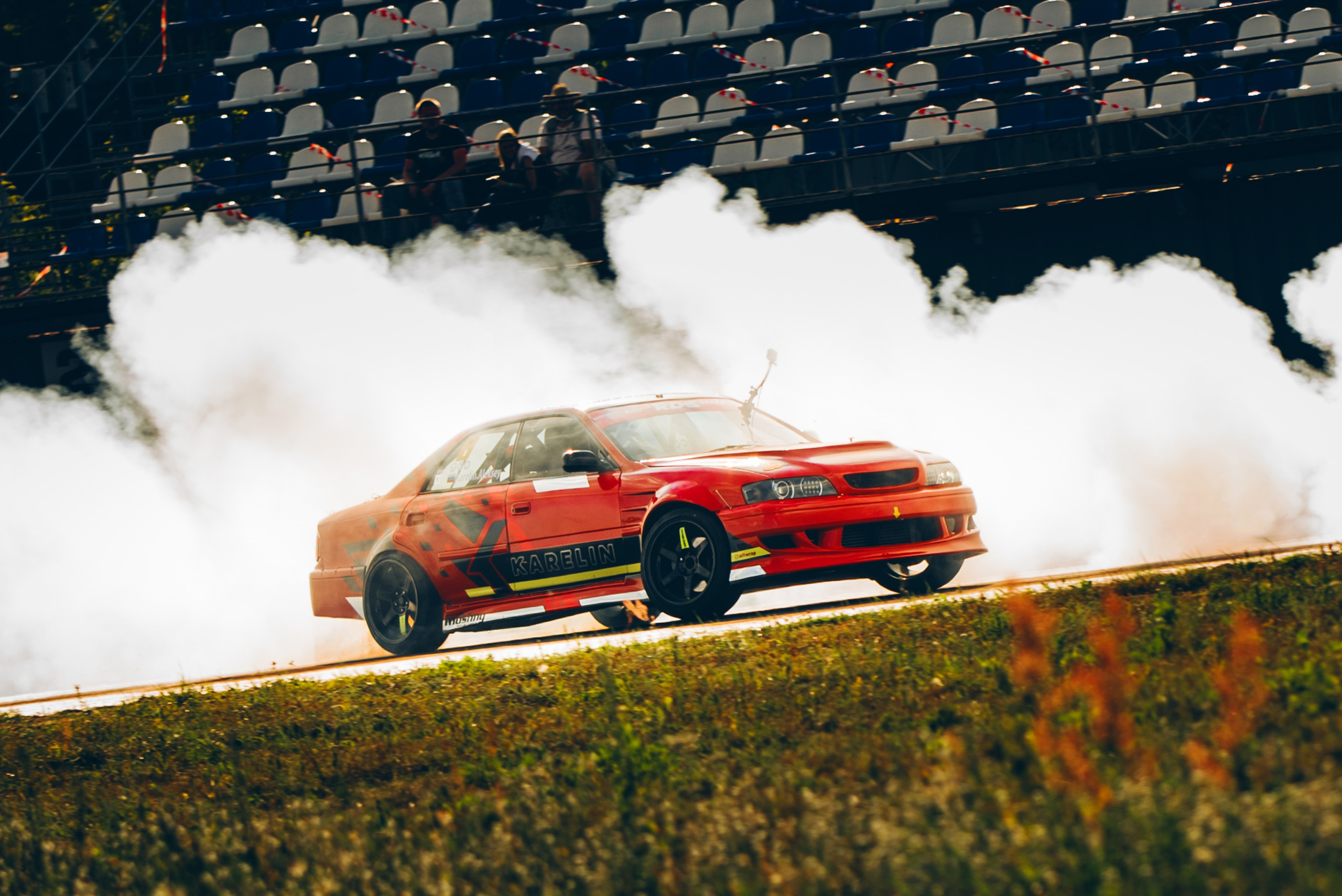 Rds запад ADM Raceway. DeLorein