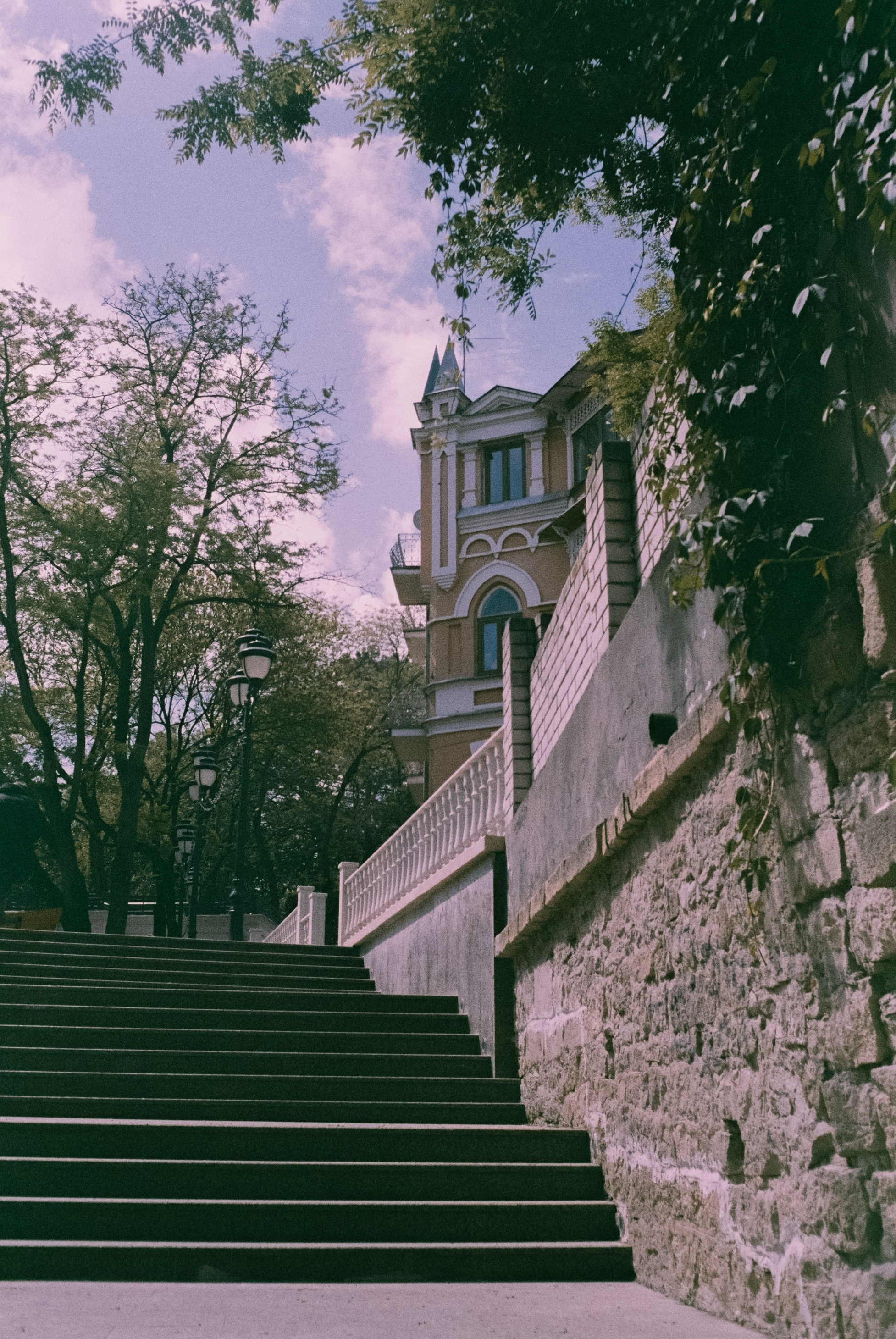 Кисловодск 11 мая / Fujicolor Superia 200 (просрочка) / Minox 35GT