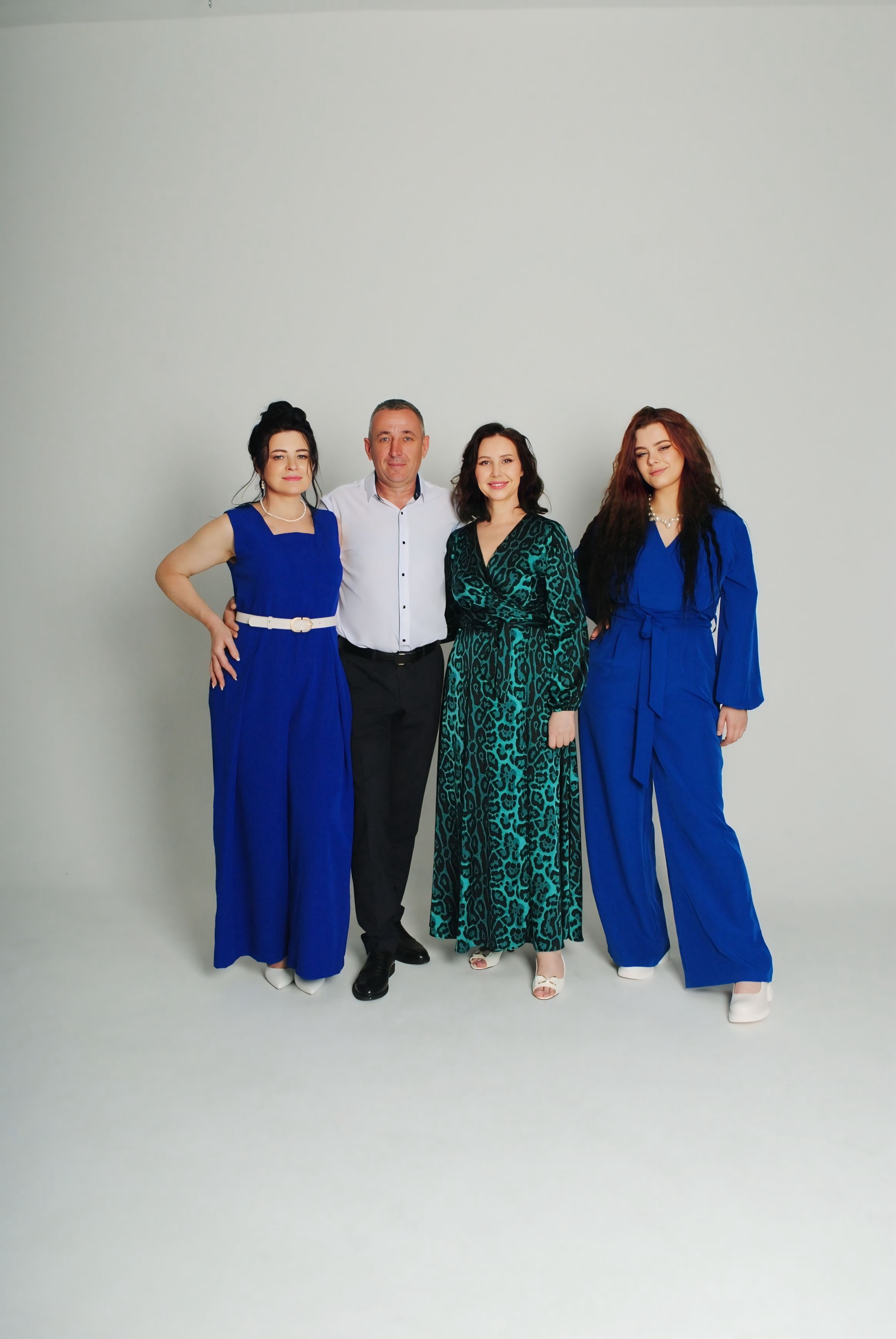 Елена и семья. Фотограф Мария Мусаелян