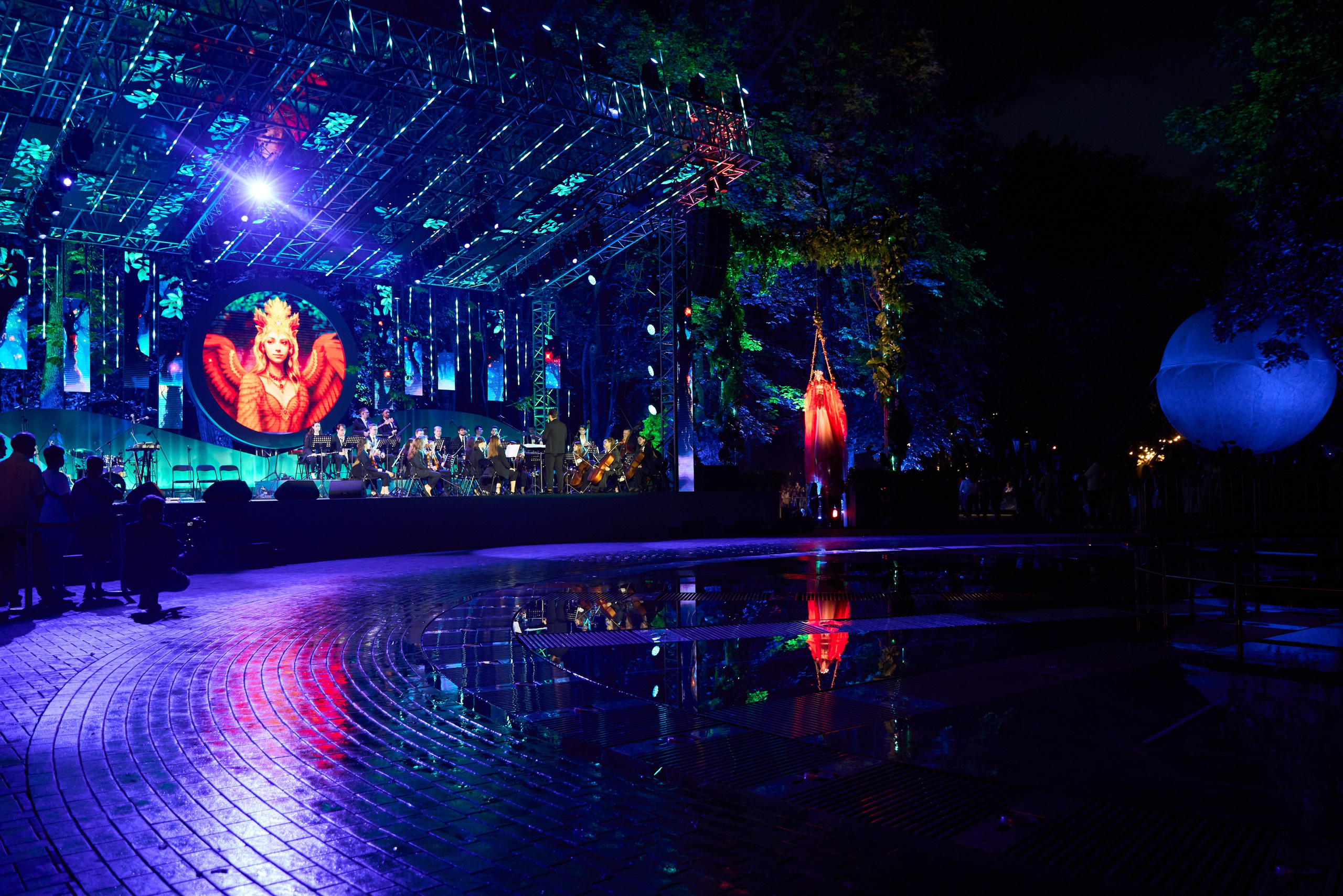 Сбербанк открытие фонтана. Услуги фотографа в Смоленске. Фотограф на свадьбу