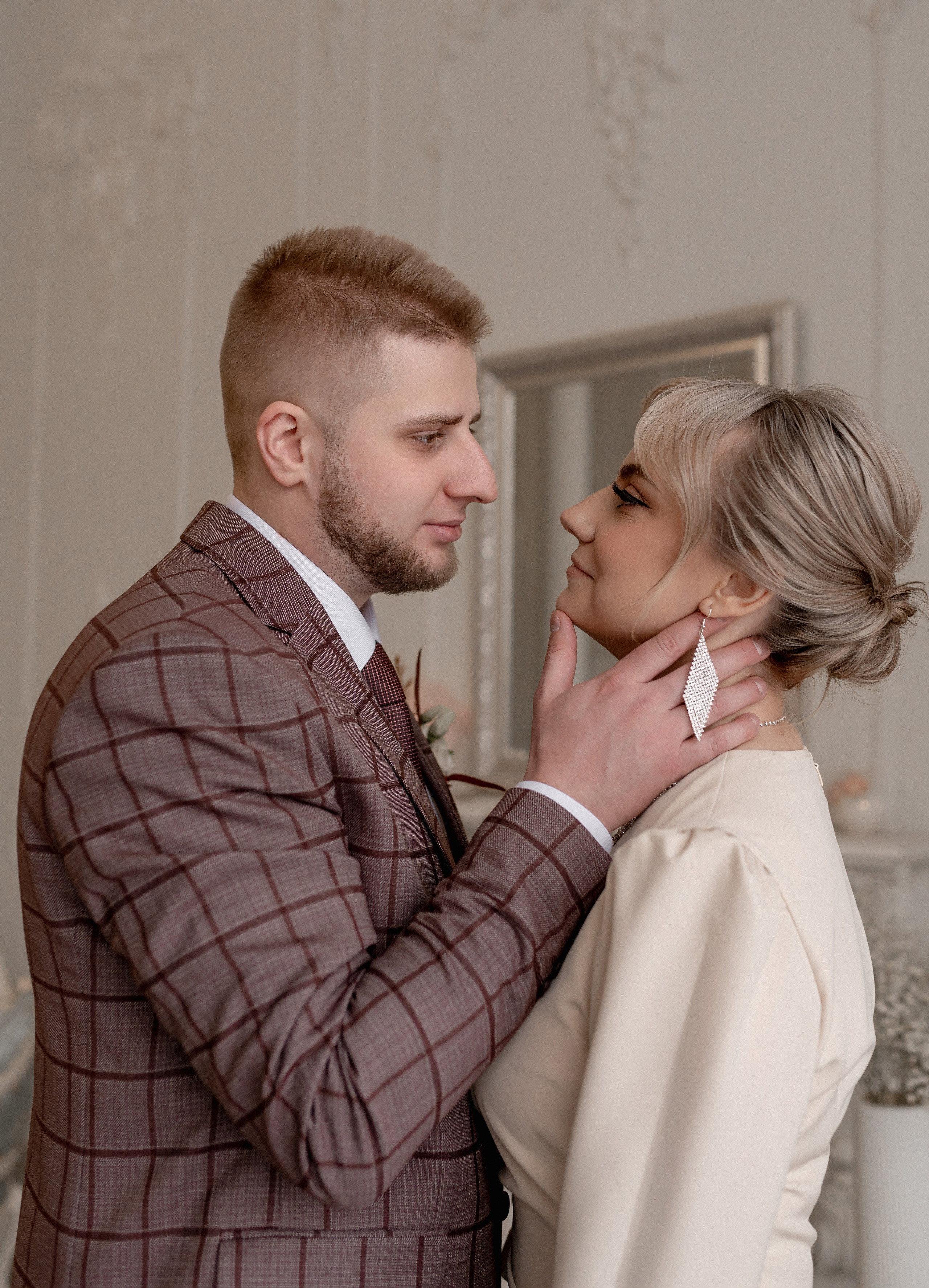 Свадебная фотосессия в студии. Фотограф Ким Наталья в Красноярске