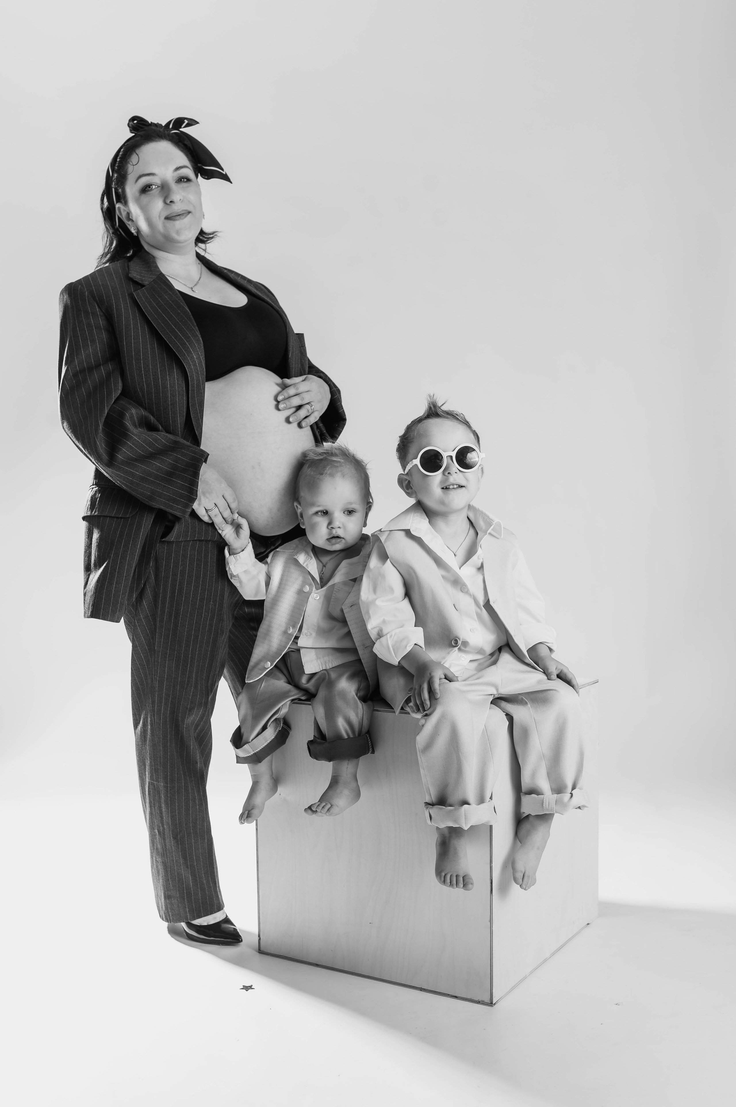 Вика с мальчиками. Фотограф Котова Валентина