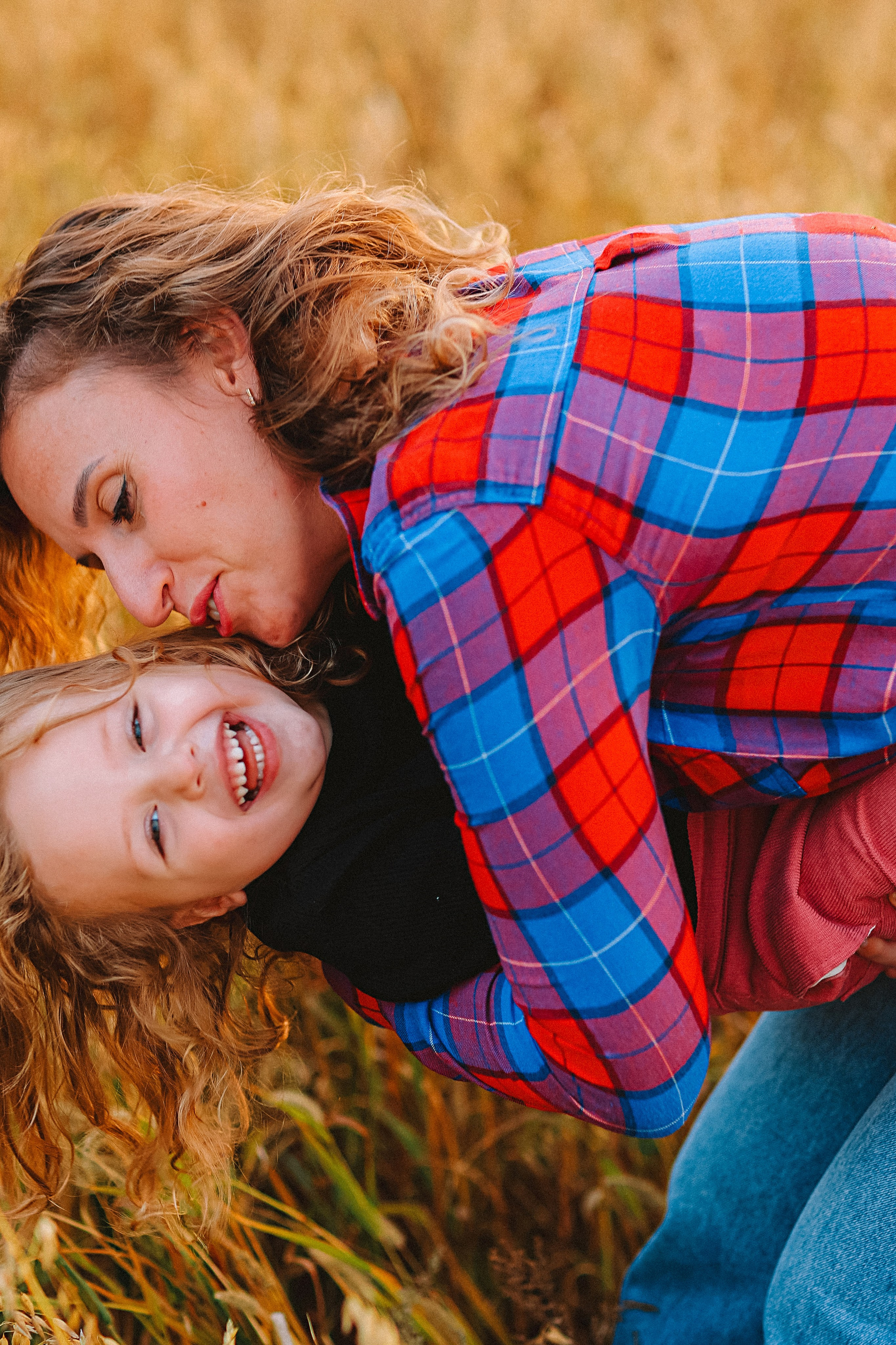 Поле. Семейный фотограф Тюмень, фотограф на роды Салмина Мария
