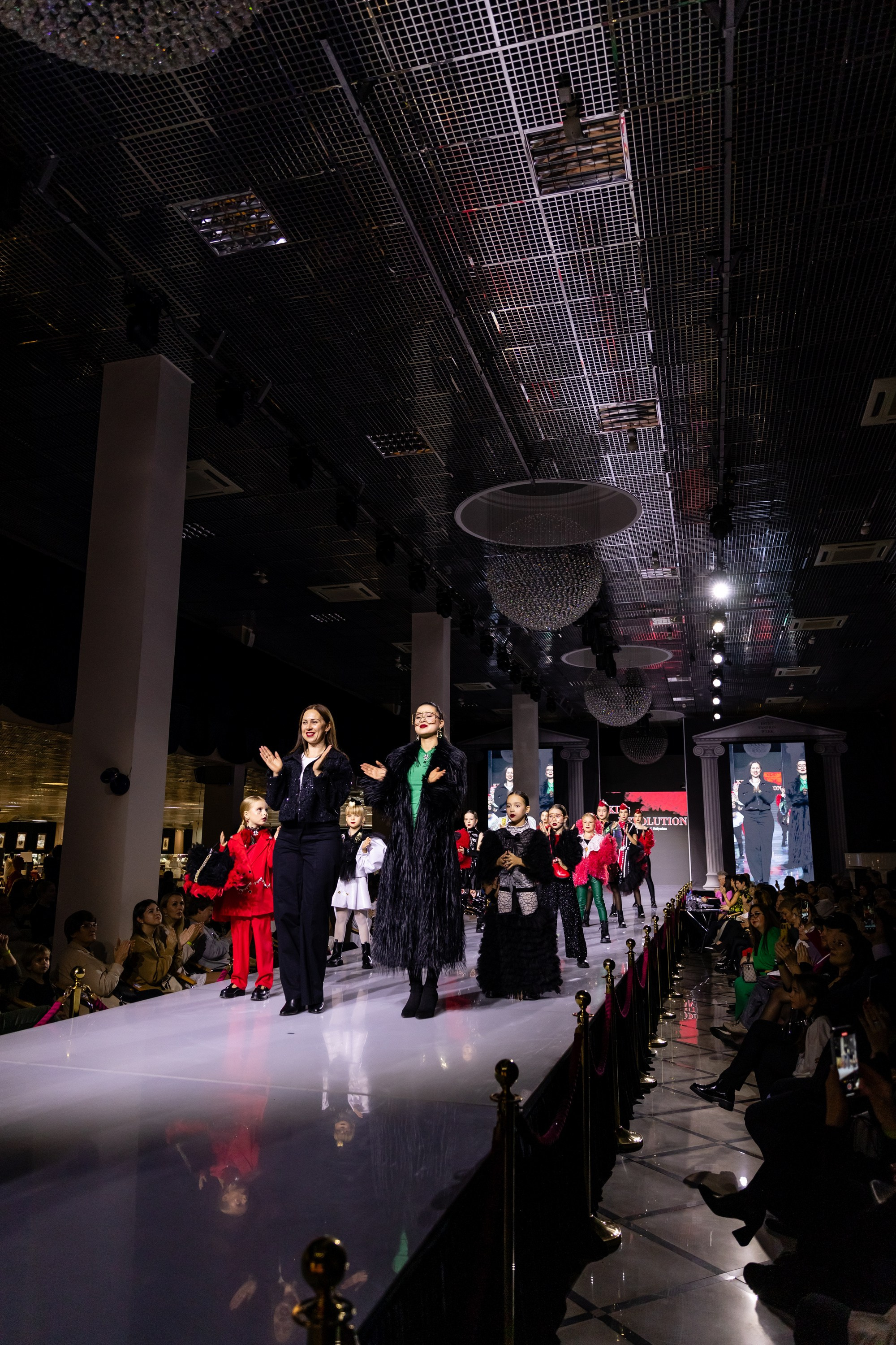 ESTET FASHION WEEK (KIDs REVOLUTION). Татьяна Чернышова свадебный фотограф Москва