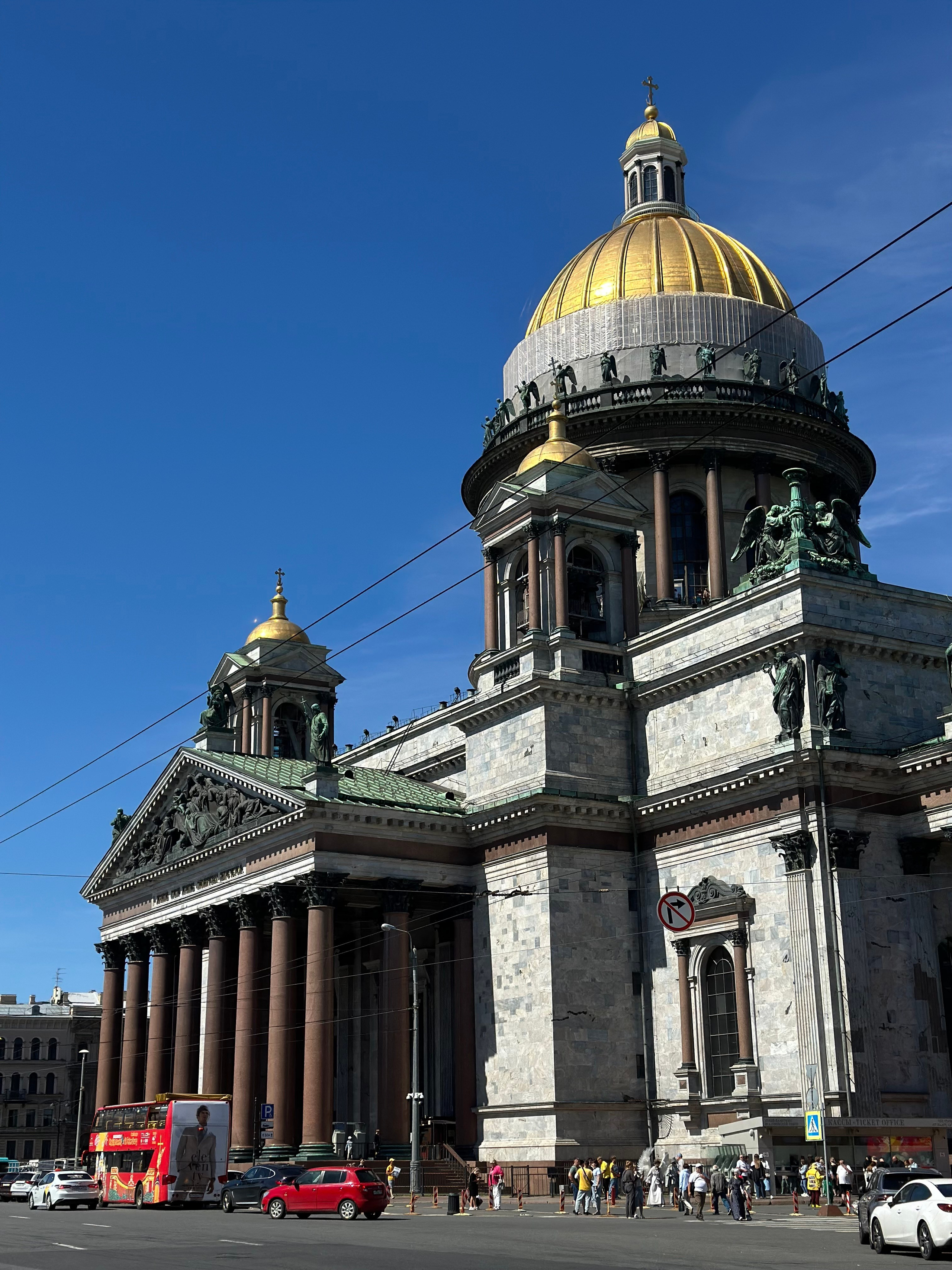 Прогулка Астория — Зеркальный дворик — Новая Голландия. КОНТЕНТ |БРЕНД фотограф Санкт-Петербург — Жанна Олтаржевская