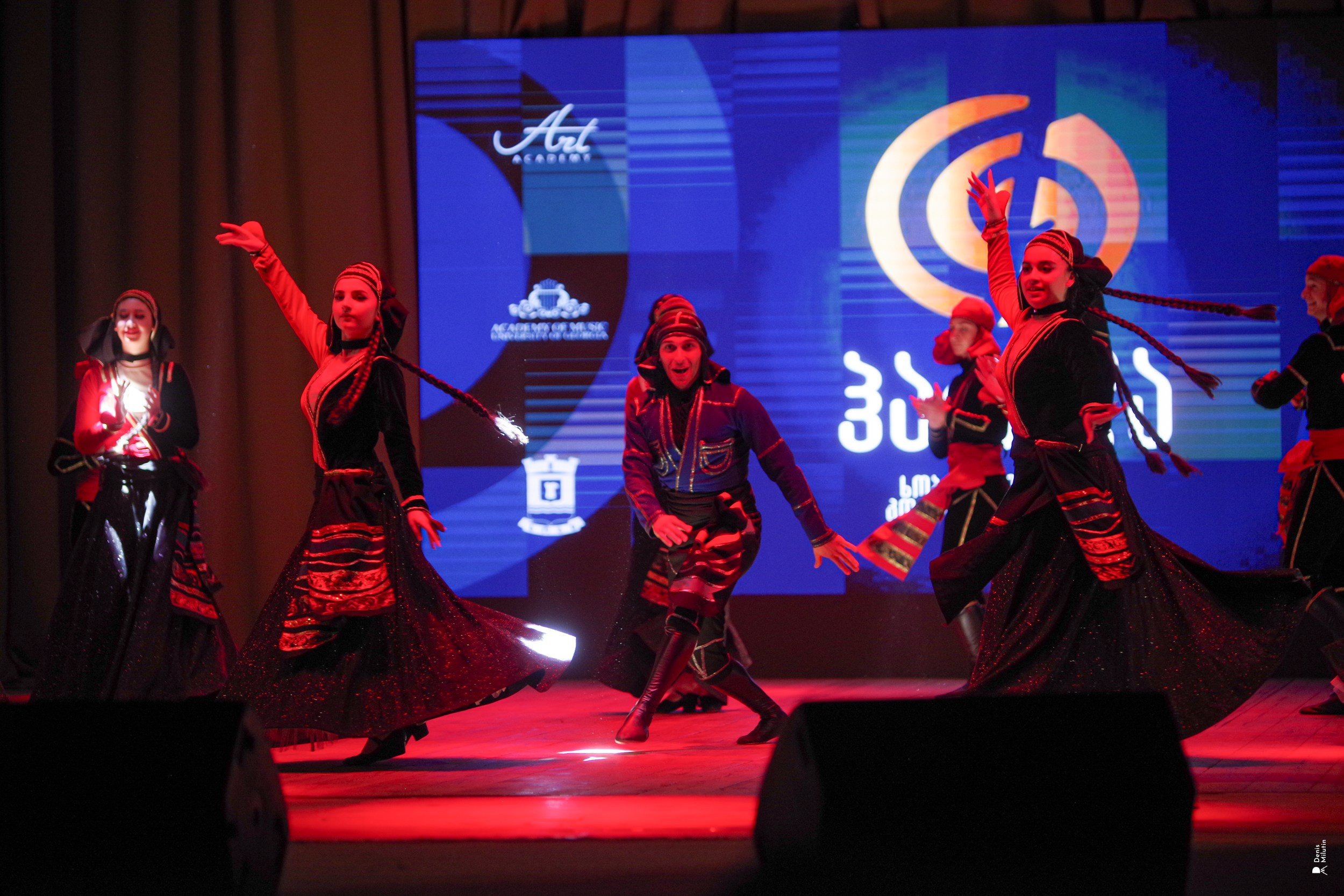 Танцы в Хоби. Портретный фотограф Денис Милютин