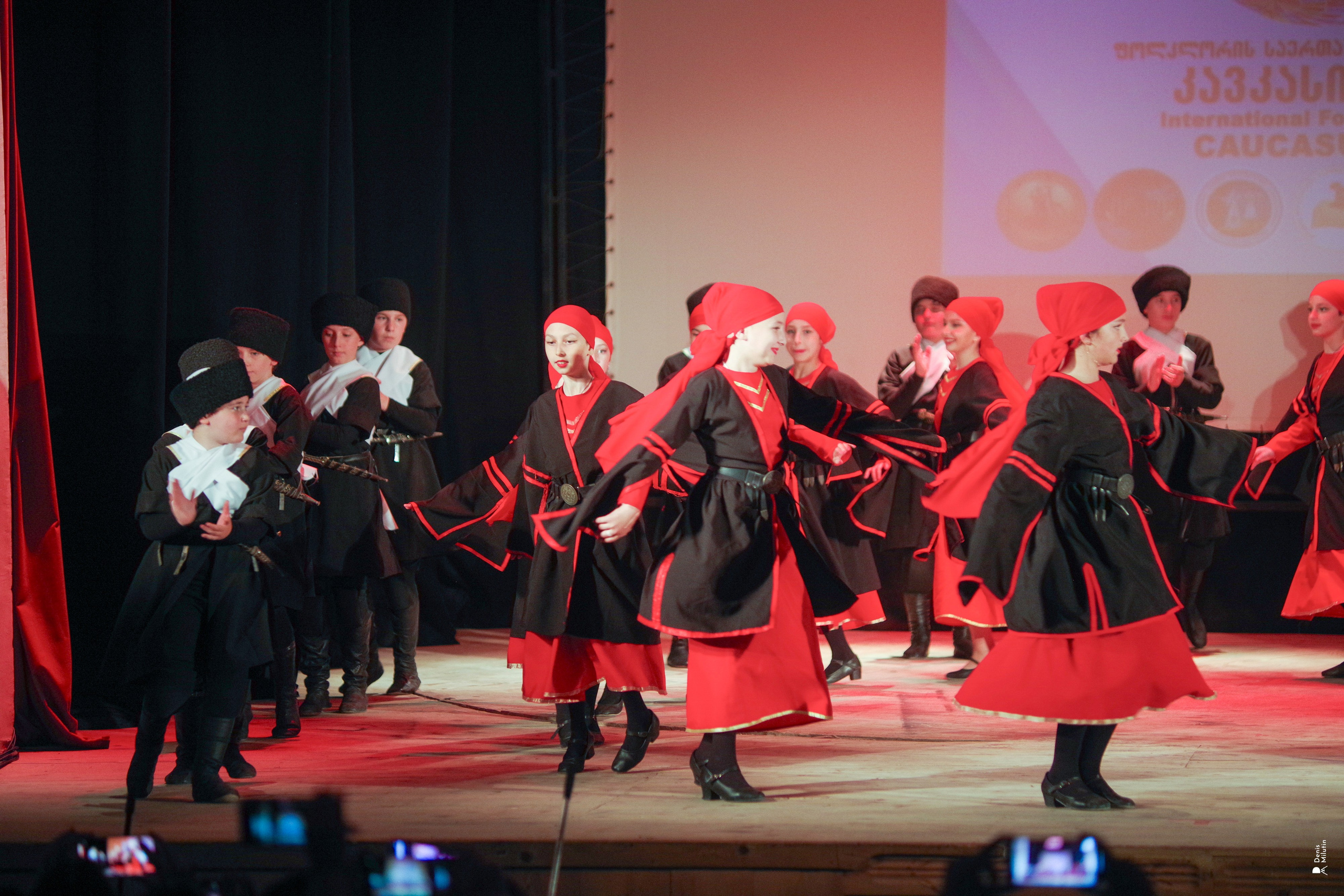 Танцы в прекрасном Они. Портретный фотограф Денис Милютин