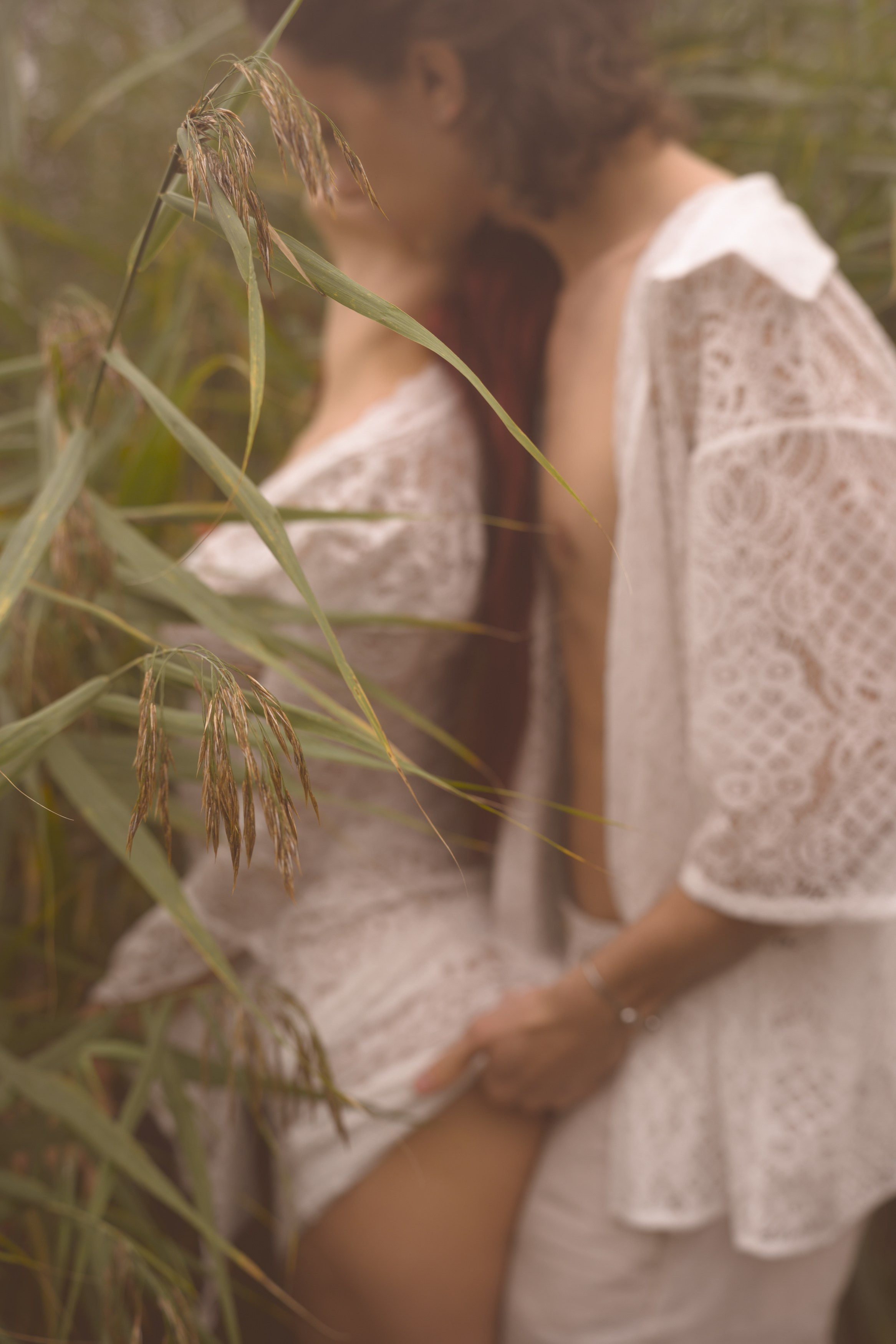 Фотосъемка Love Story на берегу Финского залива на экотропе