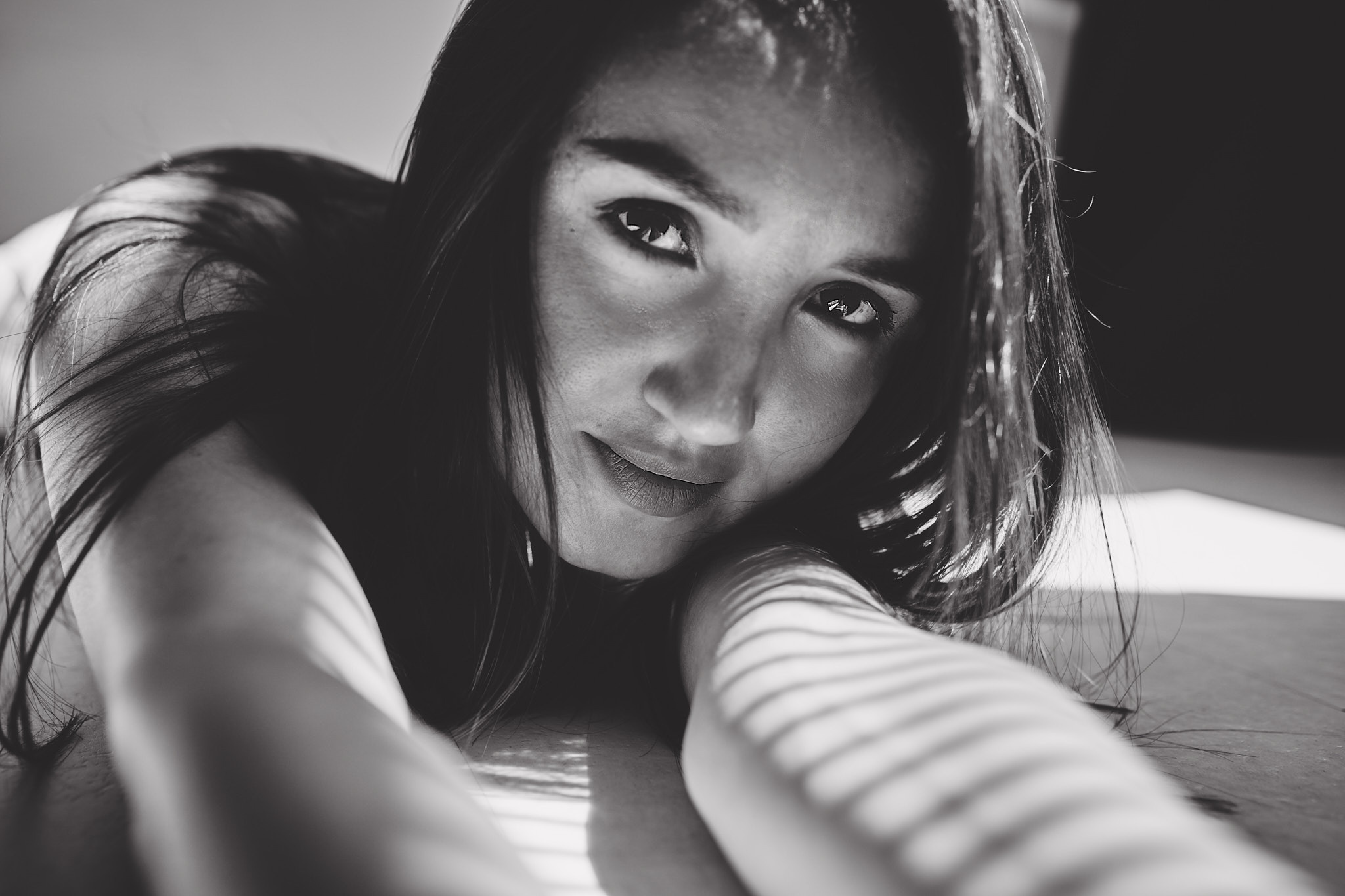 Фотосессия в черно белом стиле, женский черно-белый портрет. Фотограф в Сочи Катя Гончарова