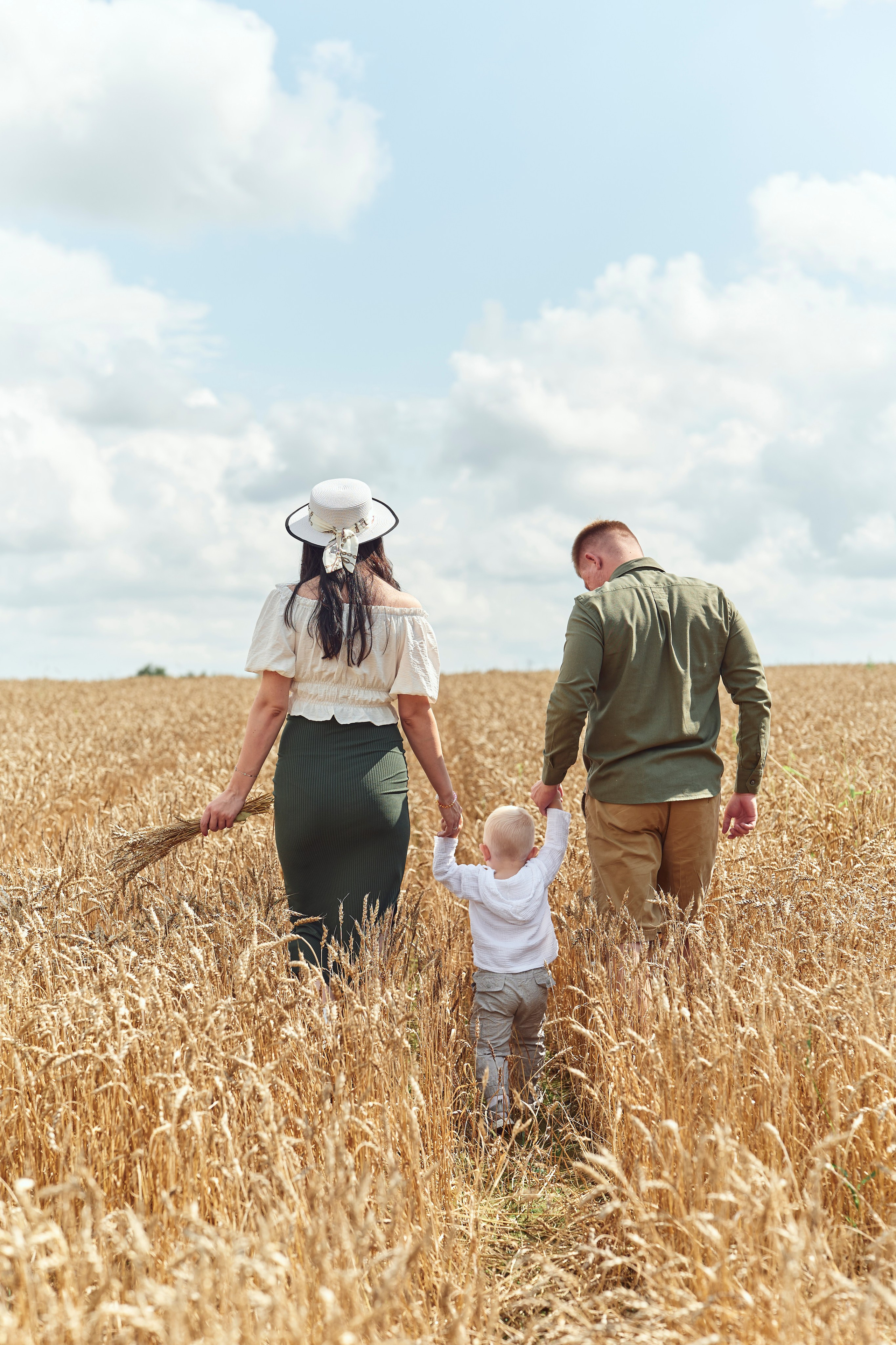 Семейная Фотосессия в поле. Семейный и женский фотограф в Москве Зоя Бучерова
