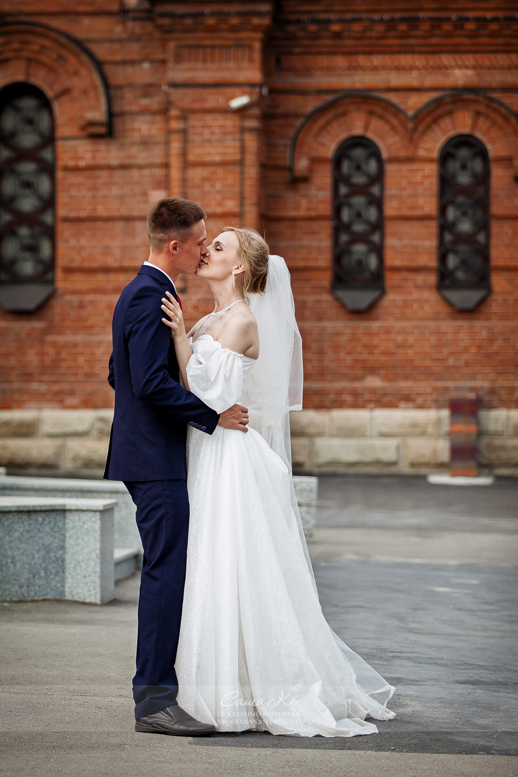 Волшебная фотосессия А&О около Оперного театра. Свадебный, семейный и event фотограф в Новосибирске и Новосибирской области Саша Кё