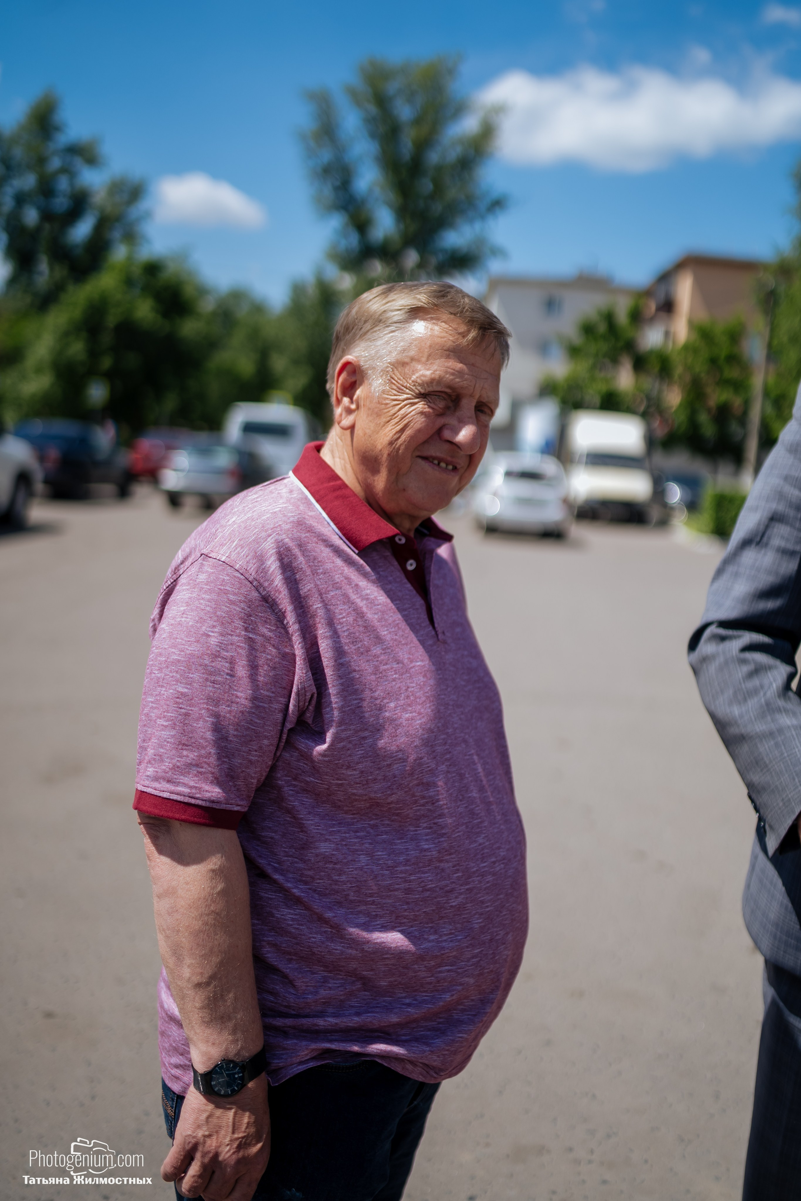 8 июня «Патриоты из Курска» сбор гуманитарной помощи у кинотеатра «Родина». Фотограф Нижний Новгород Татьяна Кейод