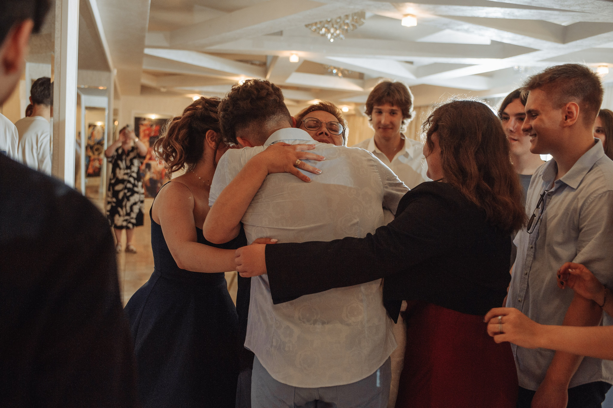 Выпускной 2024. Дмитрий Черяник свадебный и семейный фотограф