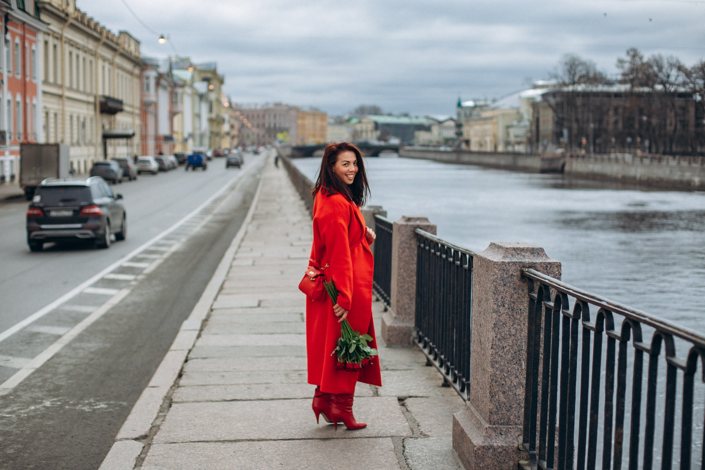 Анастасия в апреле. Фотопрогулка в Петербурге. Индивидуальный и семейный фотограф в Санкт-Петербурге