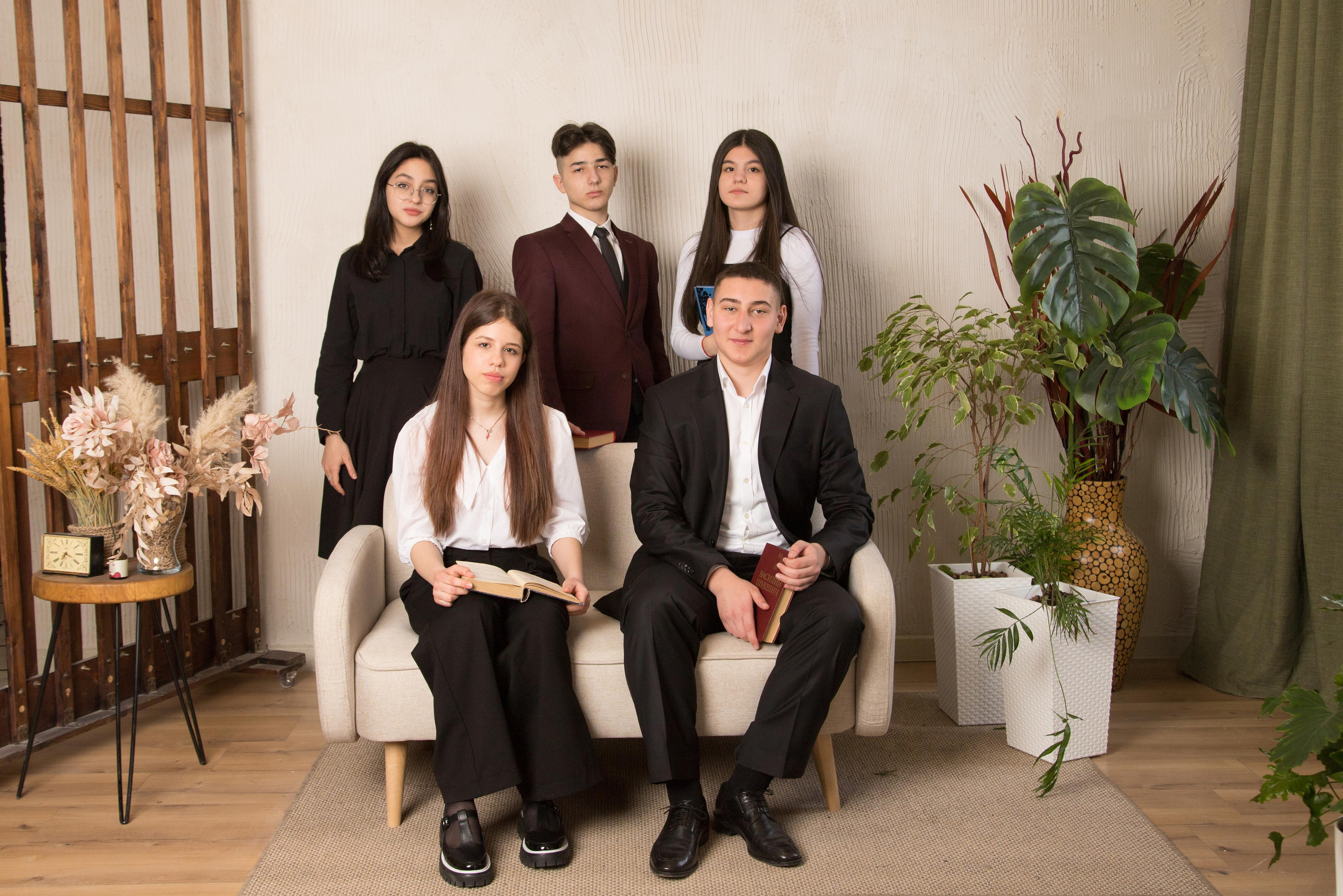 9  и 11 классы. Школьный фотограф в г. Нальчик Галимат Абитова