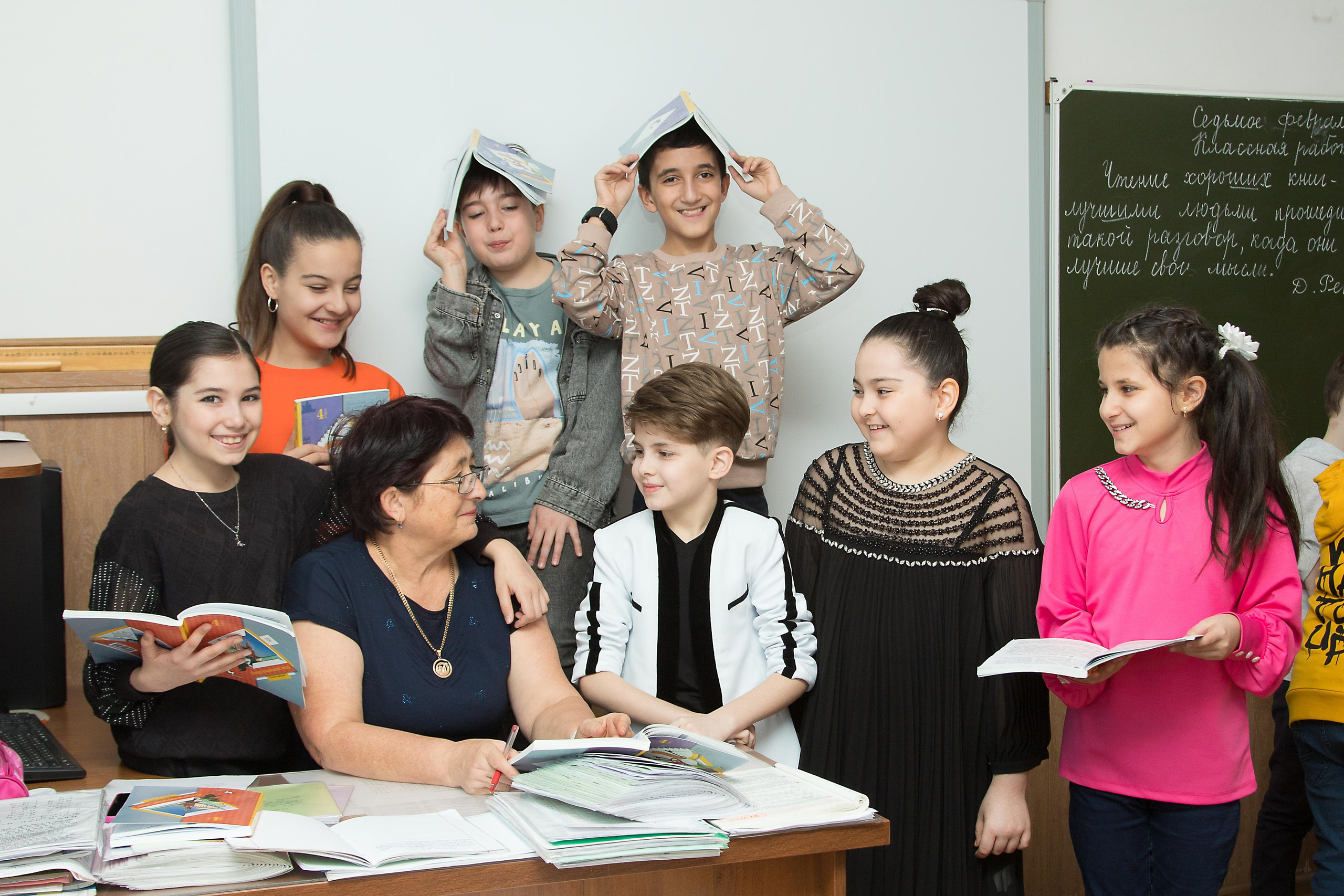 4 класс. Школьный фотограф в г. Нальчик Галимат Абитова